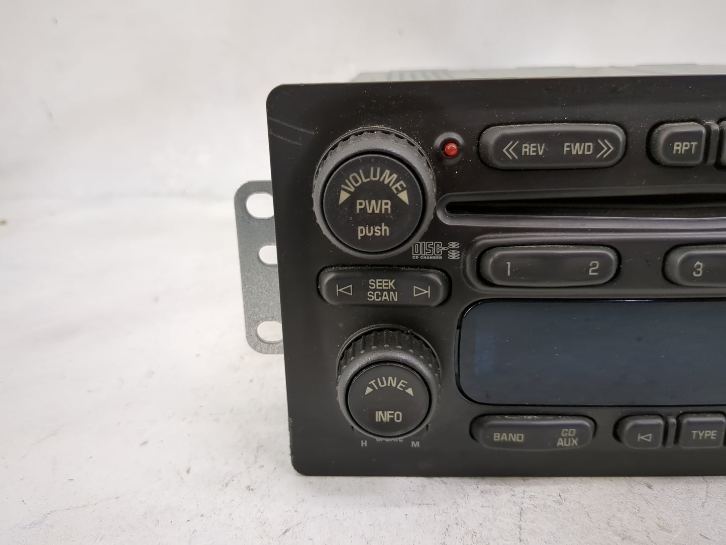 2005-2006 Chevrolet Trailblazer Radio AM FM Cd Player Receiver Replacement Fits Fits 2005 2006 2007 OEM Used Auto Parts - Oe