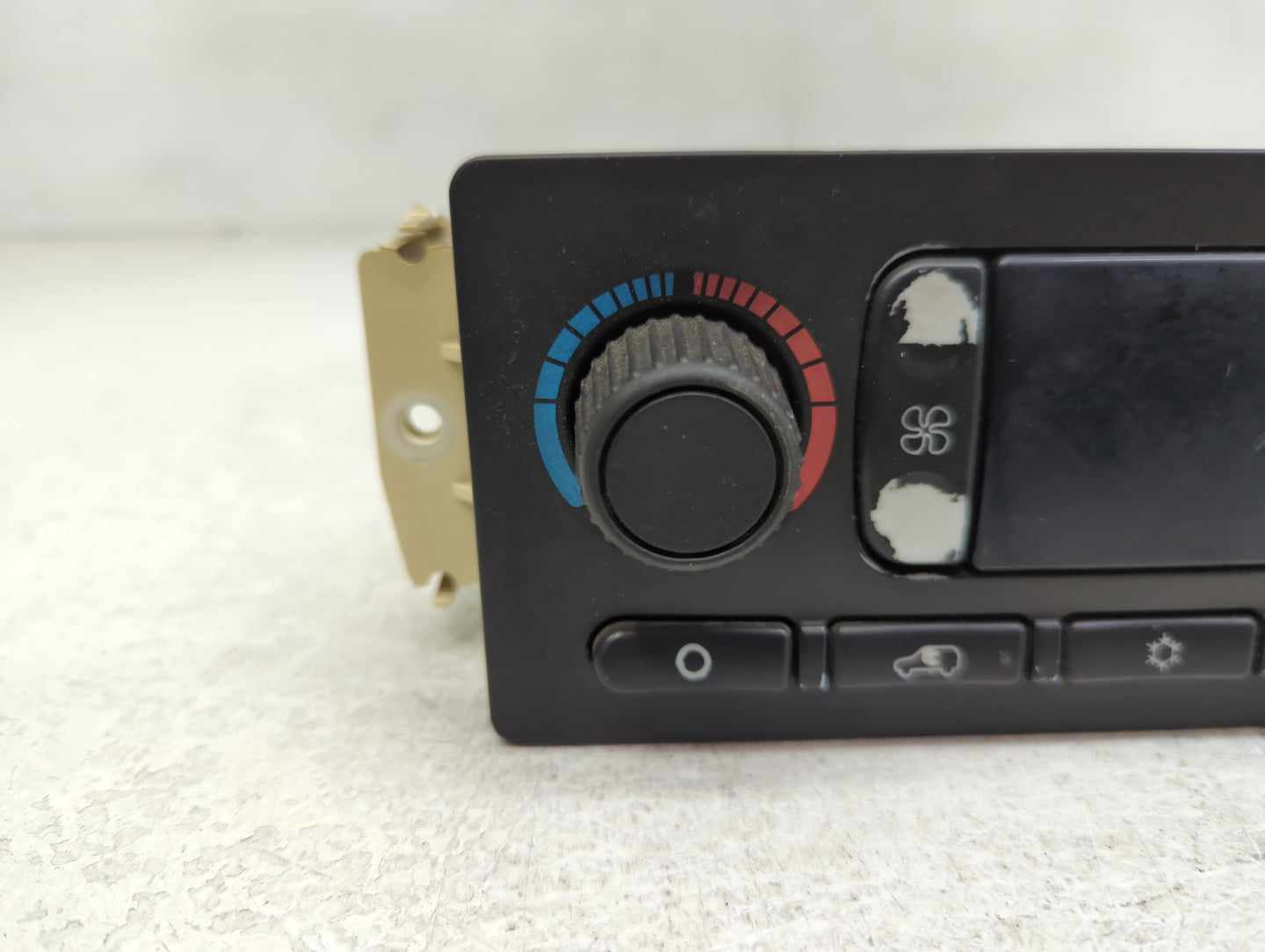 0 Chevrolet Trailblazer Climate Control Module Temperature AC/Heater Replacement Fits OEM Used Auto Parts - Oemusedautoparts