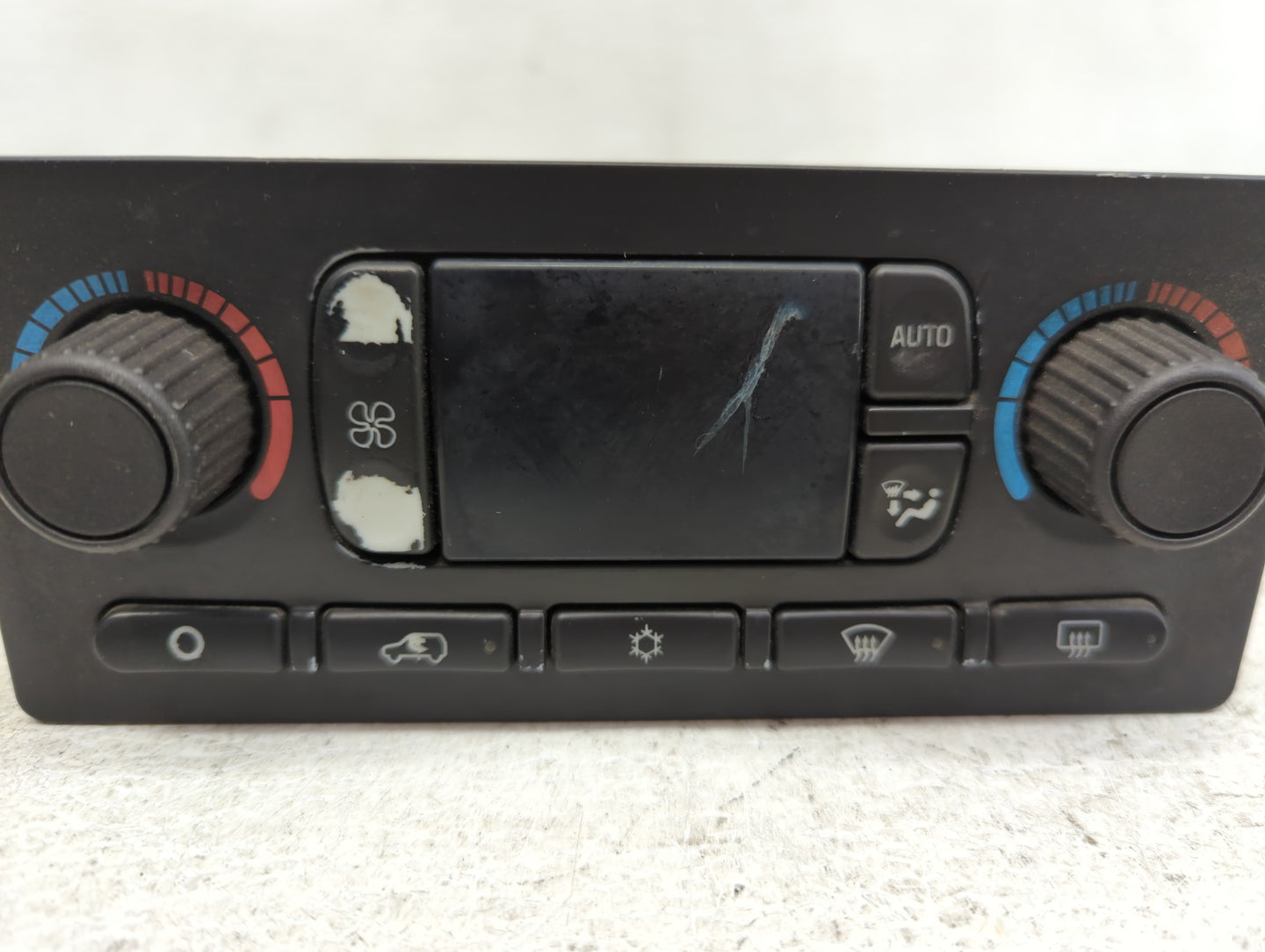 0 Chevrolet Trailblazer Climate Control Module Temperature AC/Heater Replacement Fits OEM Used Auto Parts - Oemusedautoparts