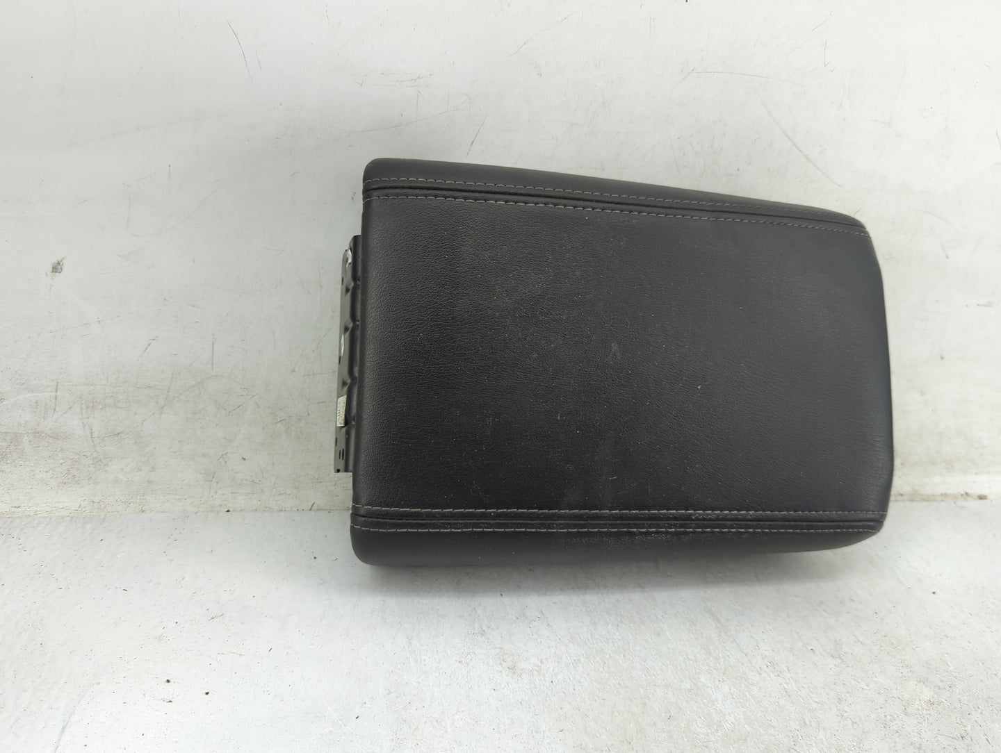 0 Chevrolet Traverse Center Console Armrest Cover Lid Fits OEM Used Auto Parts - Oemusedautoparts1.com
