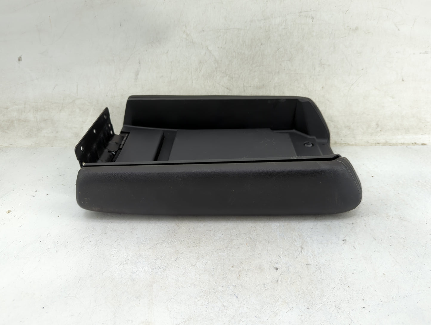 0 Chevrolet Traverse Center Console Armrest Cover Lid Fits OEM Used Auto Parts - Oemusedautoparts1.com