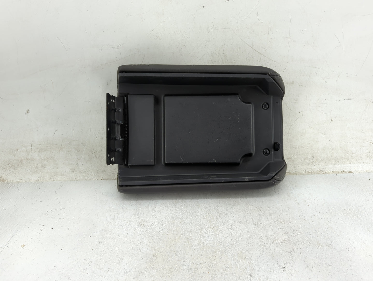 0 Chevrolet Traverse Center Console Armrest Cover Lid Fits OEM Used Auto Parts - Oemusedautoparts1.com