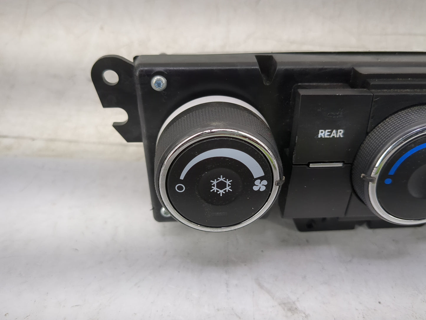 2013-2017 Chevrolet Traverse Climate Control Module Temperature AC/Heater Replacement Fits Fits 2013 2014 2015 2016 2017 OEM