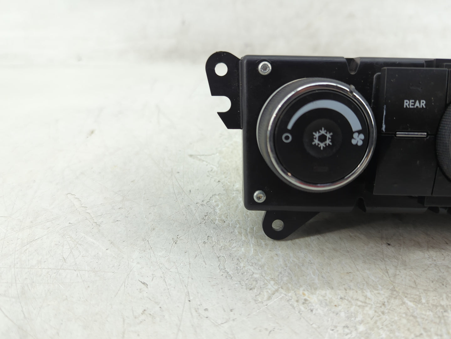0 Chevrolet Traverse Climate Control Module Temperature AC/Heater Replacement Fits OEM Used Auto Parts - Oemusedautoparts1.c