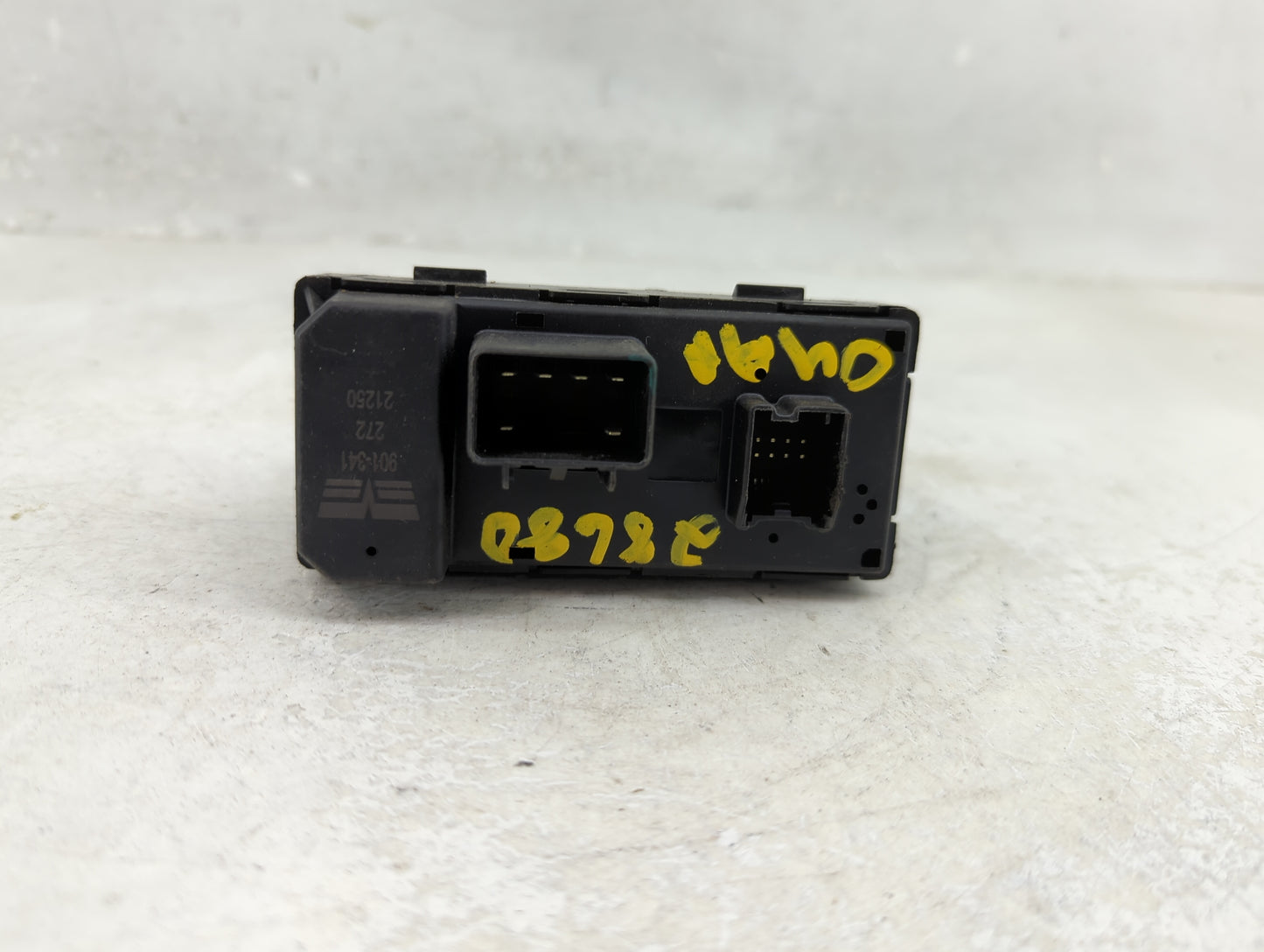 0 Chevrolet Traverse Master Power Window Switch Replacement Driver Side Left Fits OEM Used Auto Parts - Oemusedautoparts1.co
