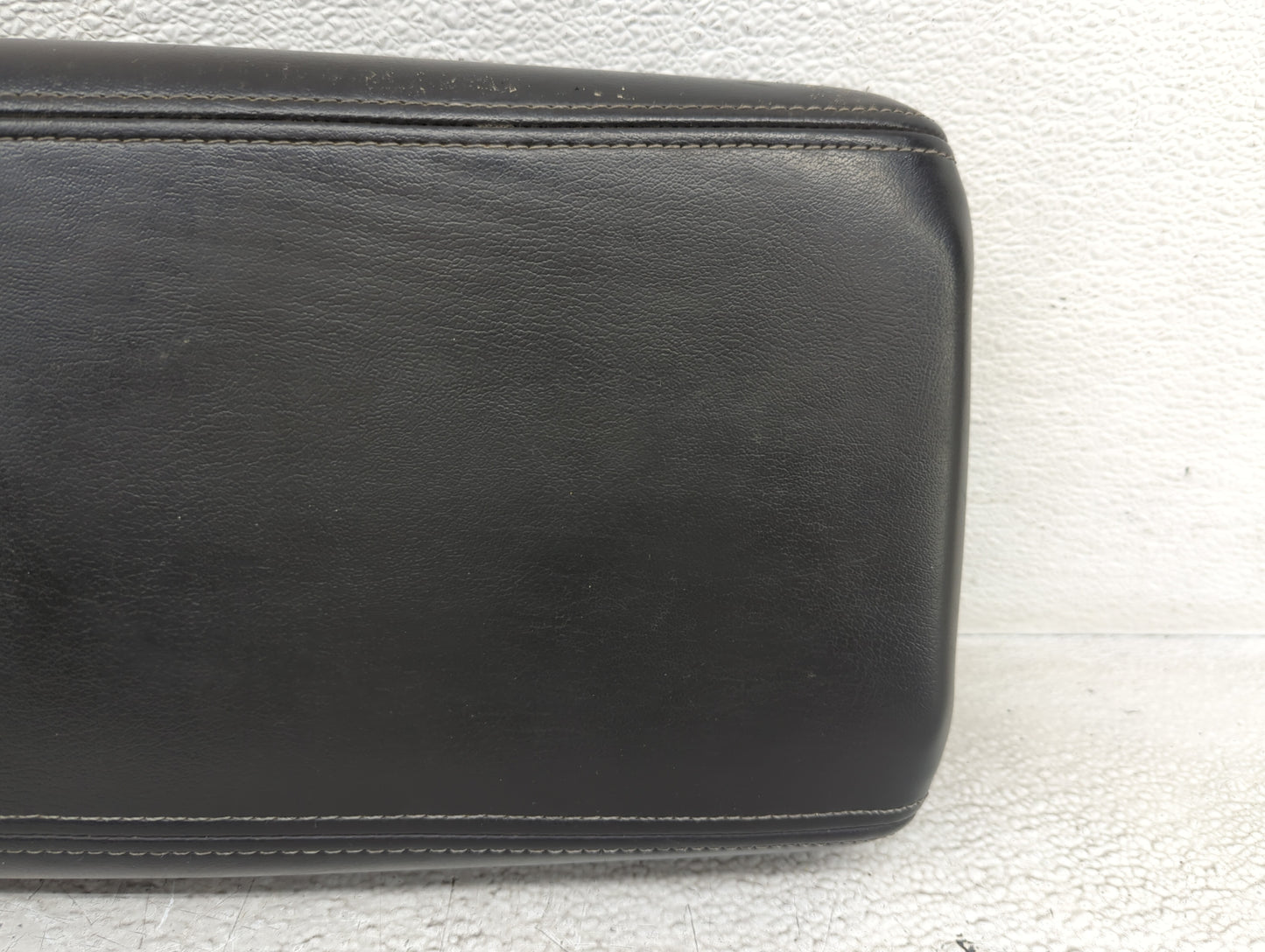 0 Chevrolet Traverse Center Console Armrest Cover Lid Fits OEM Used Auto Parts - Oemusedautoparts1.com