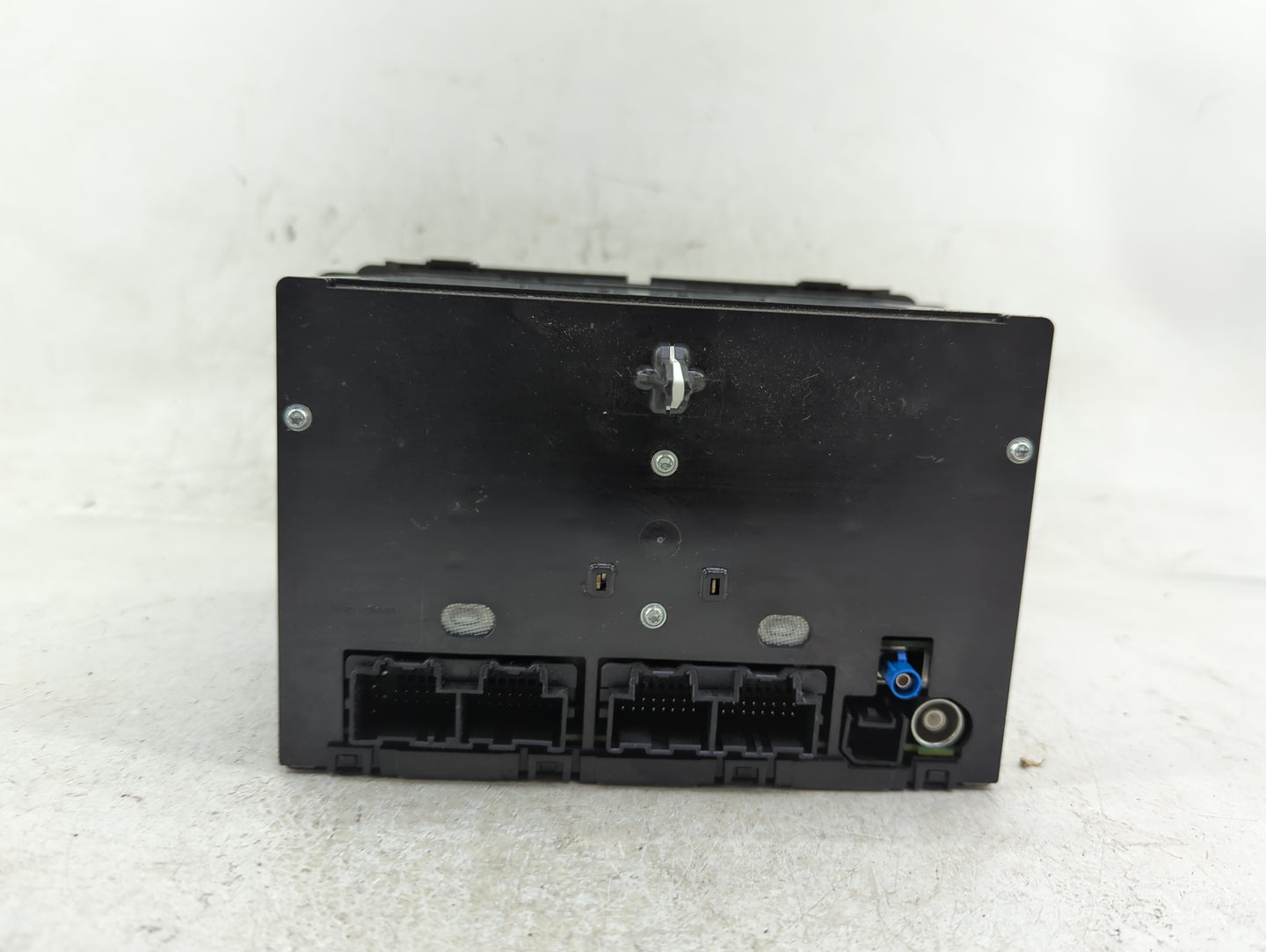 Chevrolet Traverse Information Display Screen - Oemusedautoparts1.com