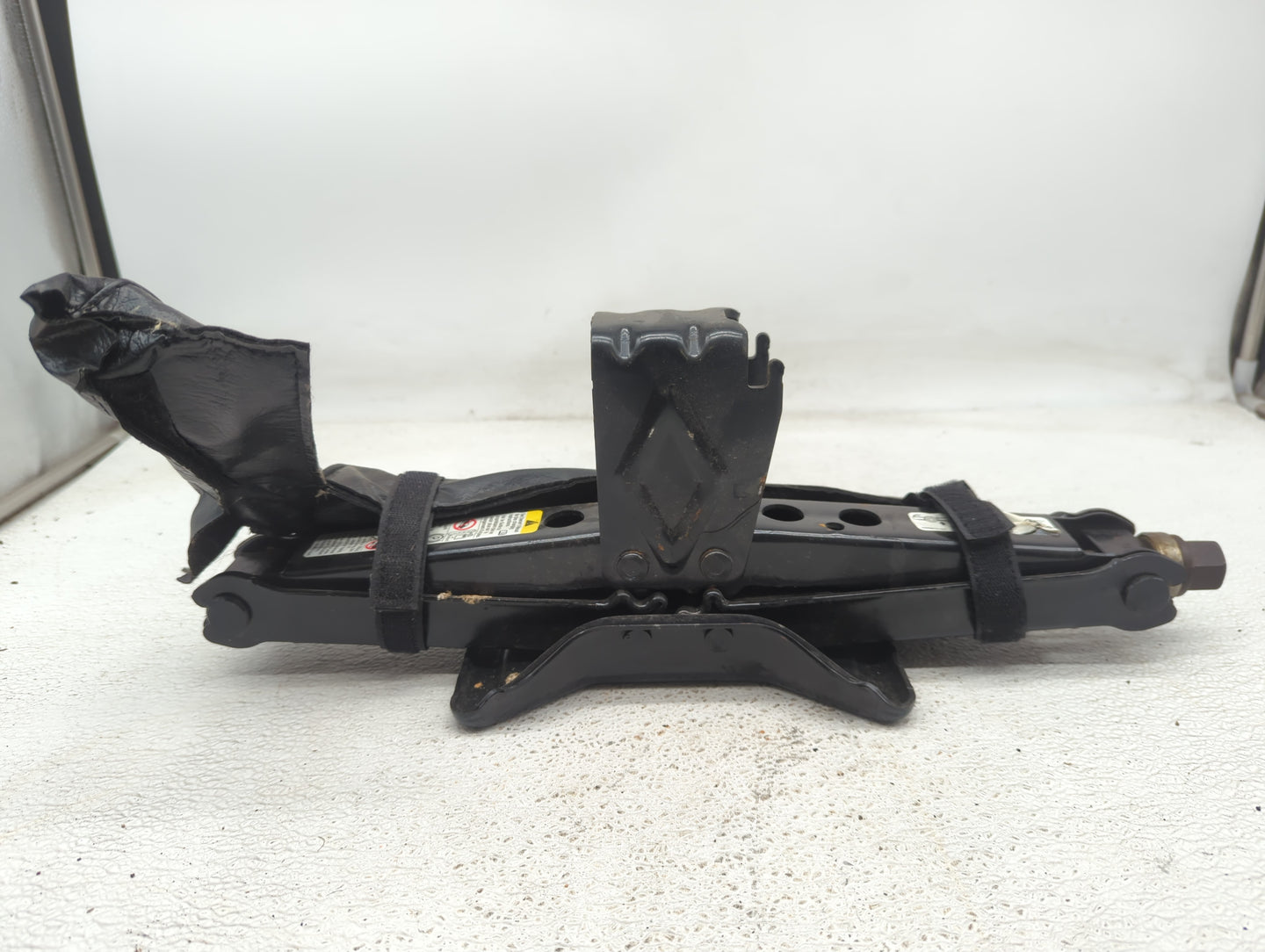 Chevrolet Traverse Spare Scissor Car Jack 934073 - Oemusedautoparts1.com