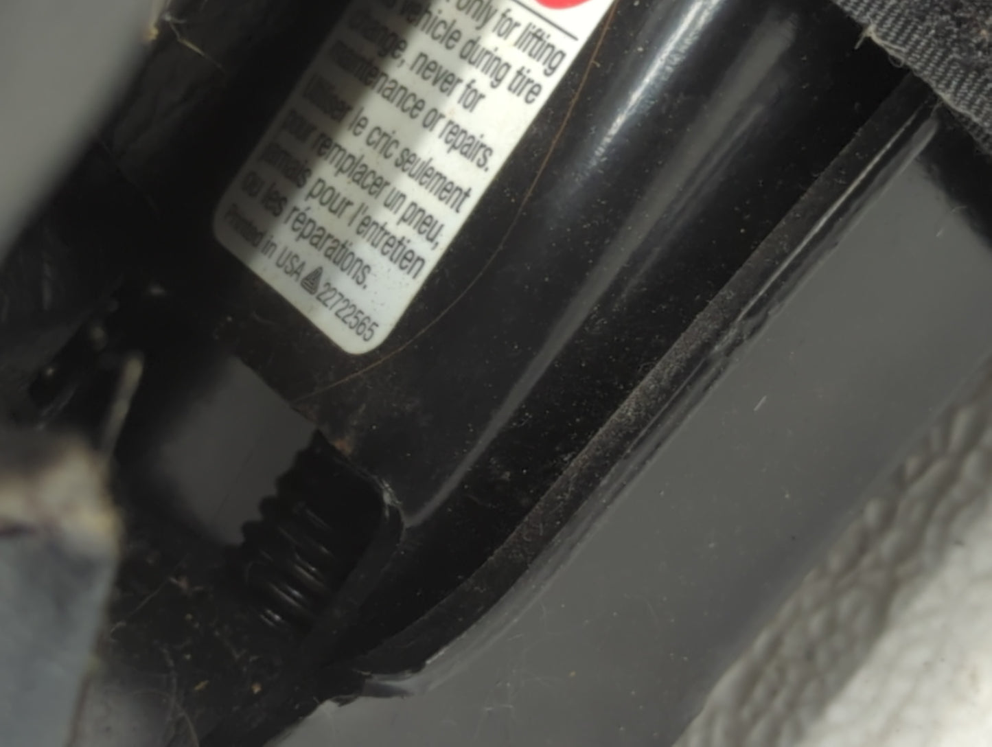 Chevrolet Traverse Spare Scissor Car Jack 934073 - Oemusedautoparts1.com