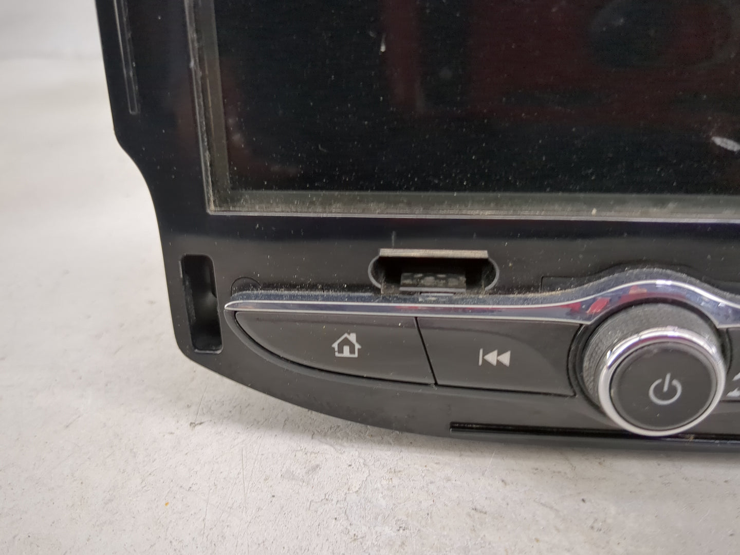 2018-2020 Chevrolet Trax Radio AM FM Cd Player Receiver Replacement Fits Fits 2018 2019 2020 OEM Used Auto Parts - Oemusedau