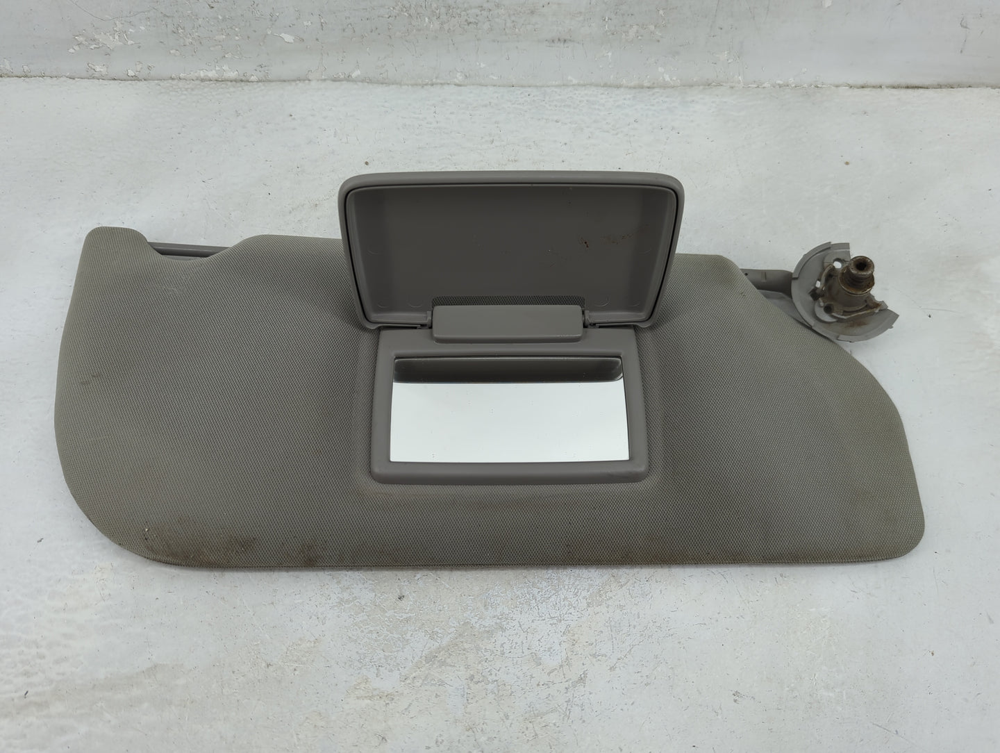 2005-2009 Chevrolet Uplander Sun Visor Shade Replacement Passenger Right Mirror Fits Fits 2005 2006 2007 2008 2009 OEM Used 