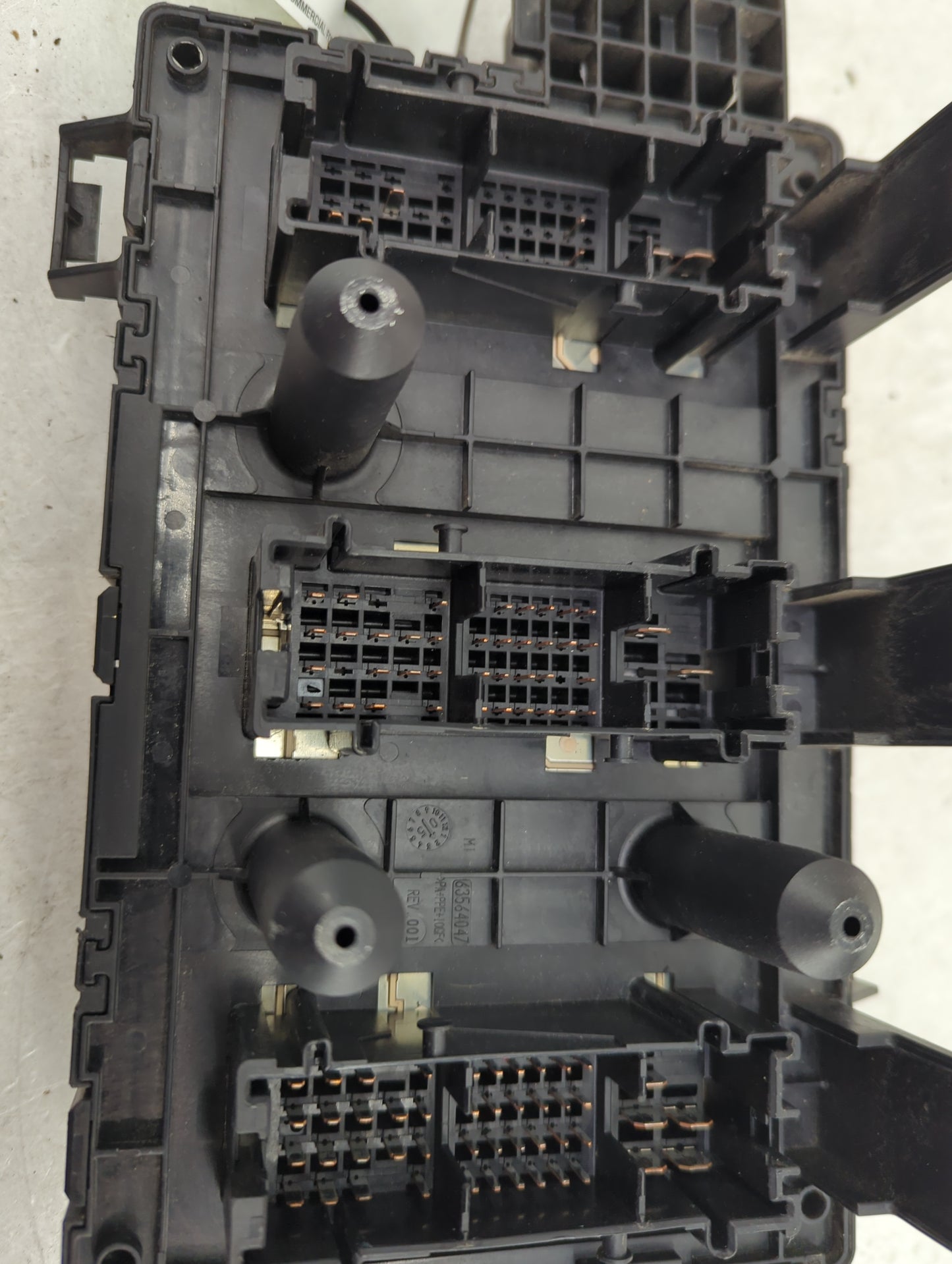 2005-2009 Chevrolet Uplander Fusebox Fuse Box Panel Relay Module Fits Fits 2005 2006 2007 2008 2009 OEM Used Auto Parts - Oe