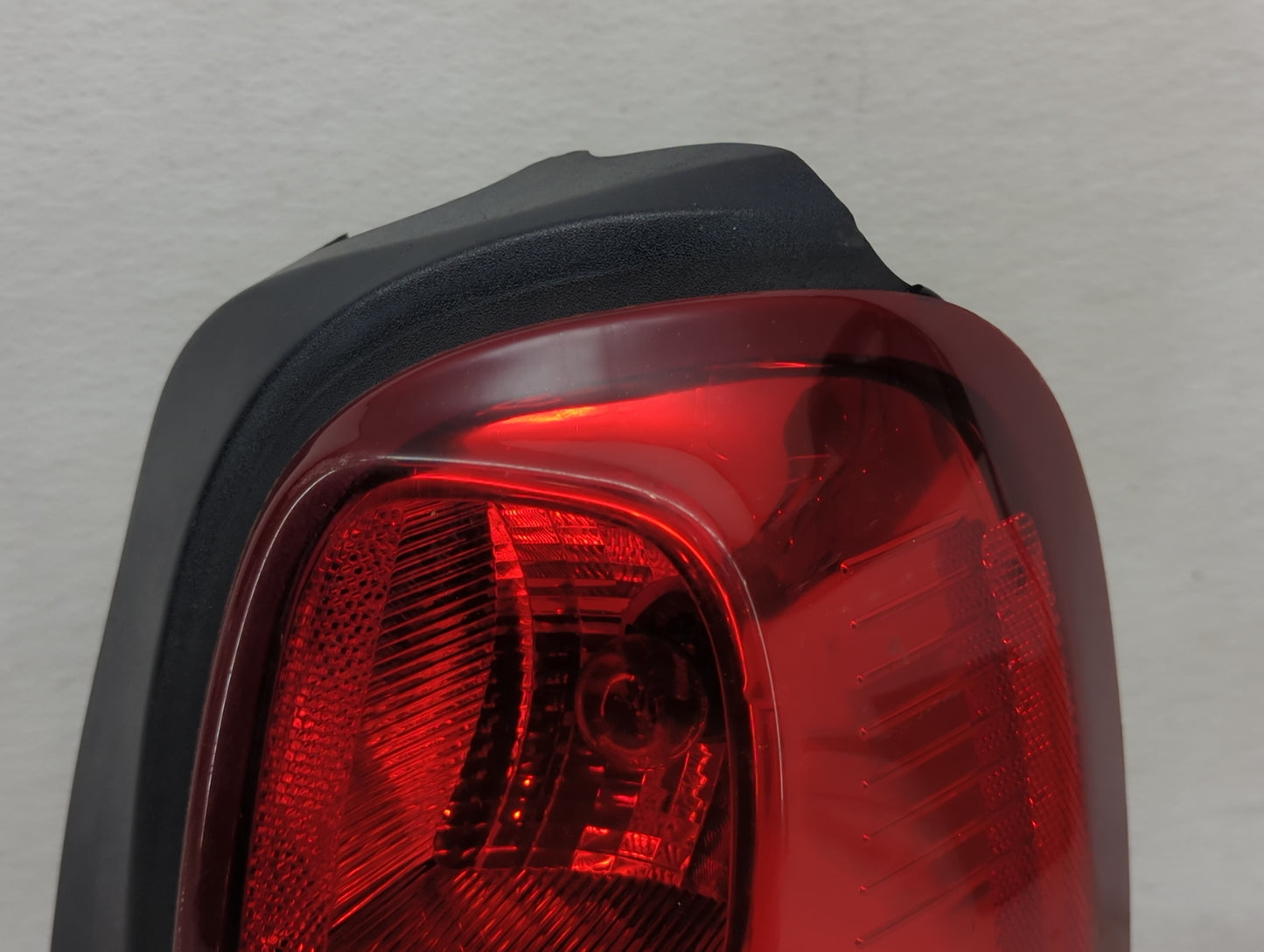 2005 Chevrolet Uplander Tail Light Assembly Passenger Right OEM Fits OEM Used Auto Parts - Oemusedautoparts1.com