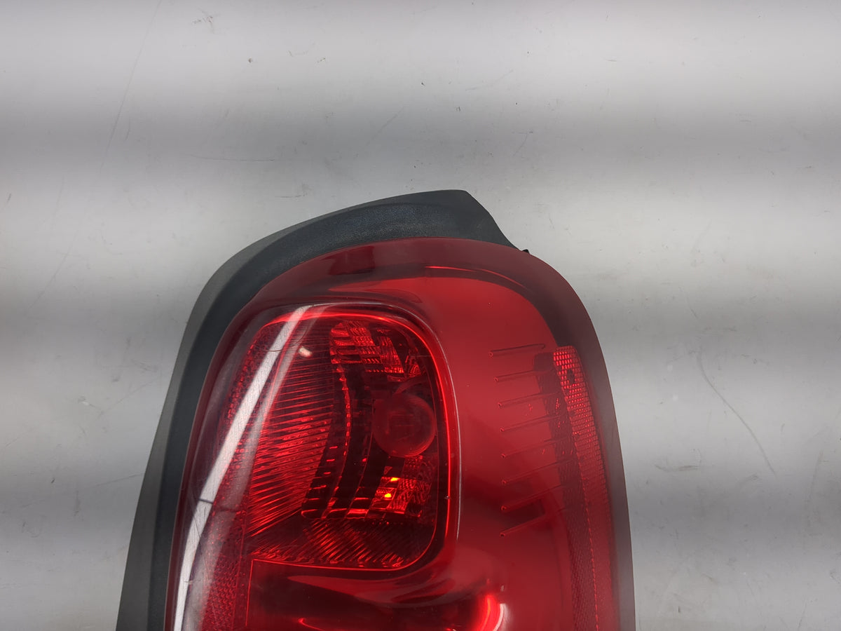 2005-2009 Chevrolet Uplander Tail Light Assembly Passenger Right OEM Fits Fits 2005 2006 2007 2008 2009 OEM Used Auto Parts 
