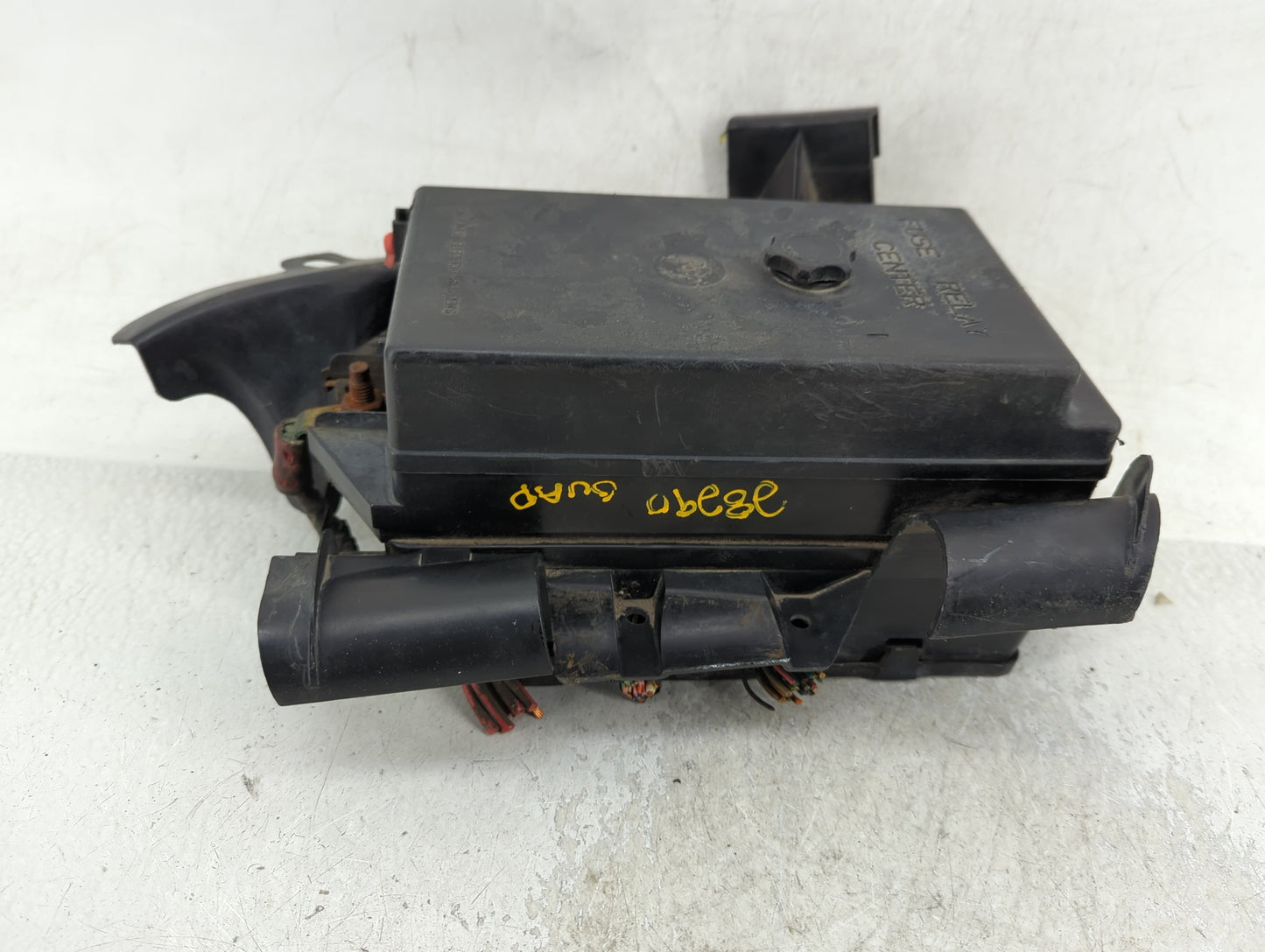 2000-2001 Chevrolet Venture Fusebox Fuse Box Panel Relay Module Fits Fits 2000 2001 OEM Used Auto Parts - Oemusedautoparts1.