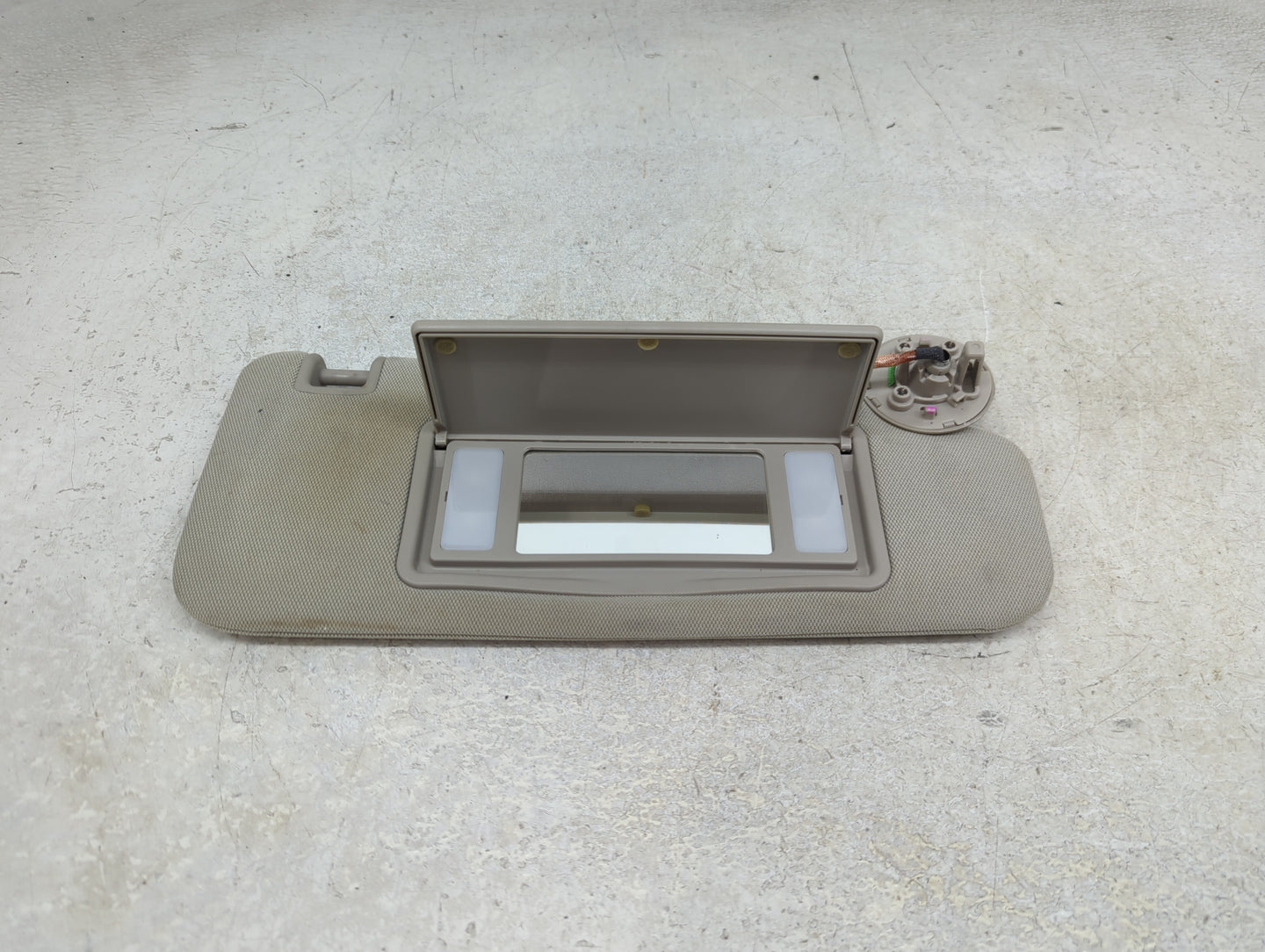 2011-2015 Chevrolet Volt Sun Visor Shade Replacement Passenger Right Mirror Fits Fits 2011 2012 2013 2014 2015 OEM Used Auto