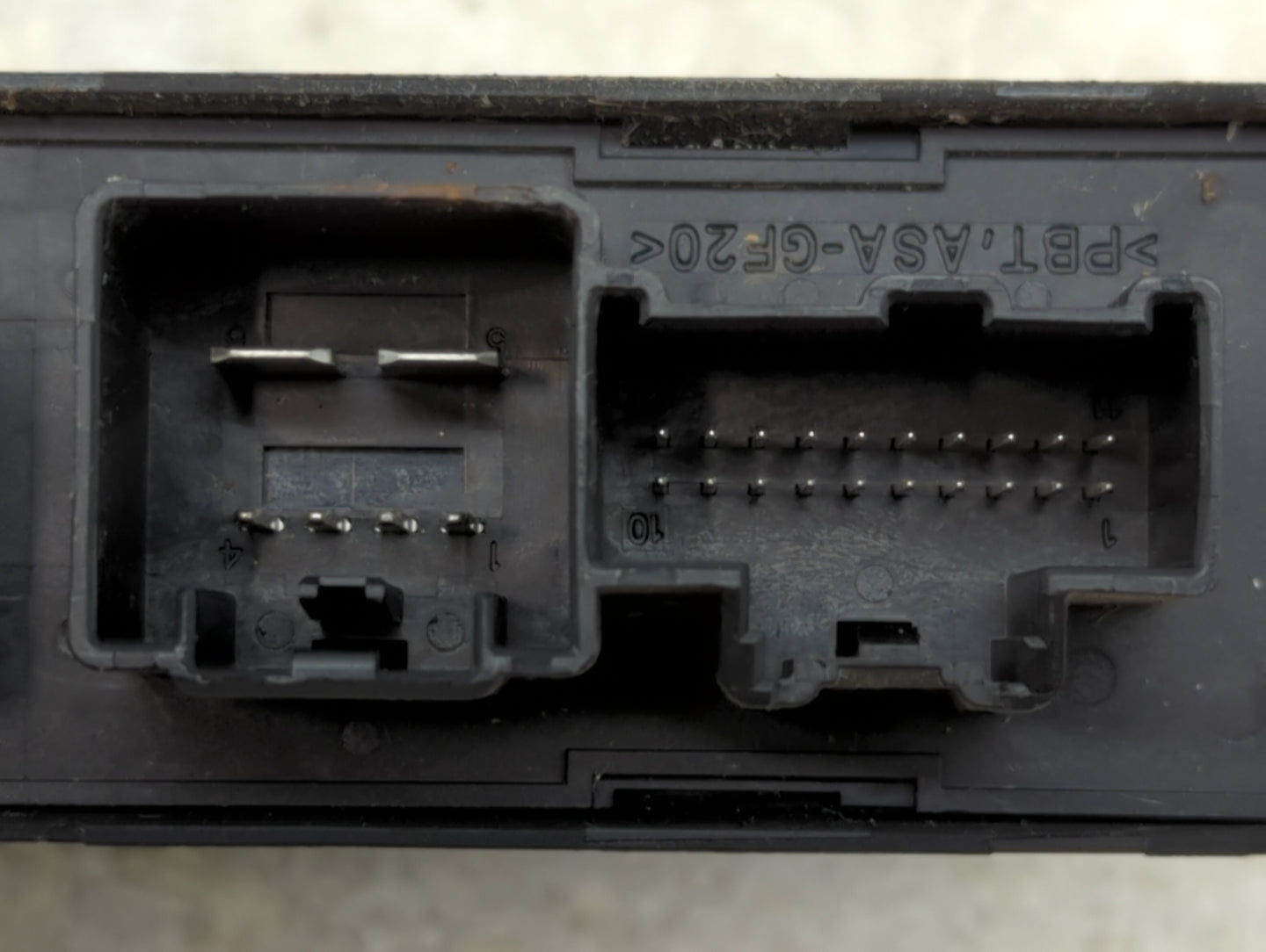 2012-2012 Chevrolet Volt Body Control Module Bcm Inner Cabin Fuse Box - Oemusedautoparts1.com