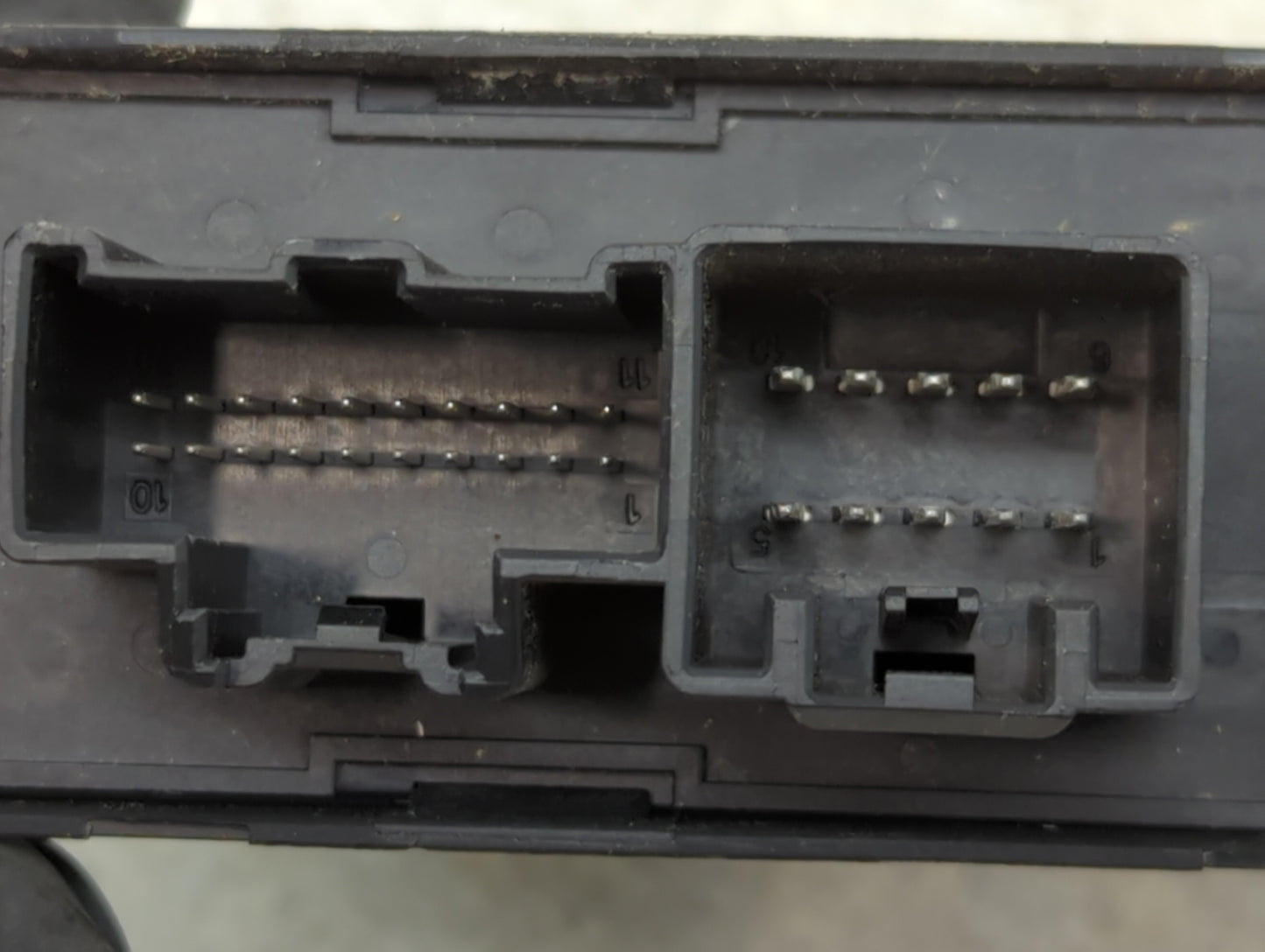 2012-2012 Chevrolet Volt Body Control Module Bcm Inner Cabin Fuse Box - Oemusedautoparts1.com