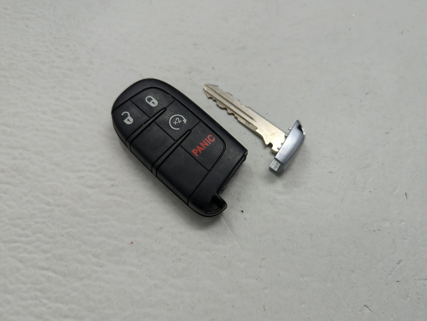 Chrysler Keyless Entry Remote Fob M3N-40821302 68066350AG 4 buttons - Oemusedautoparts1.com