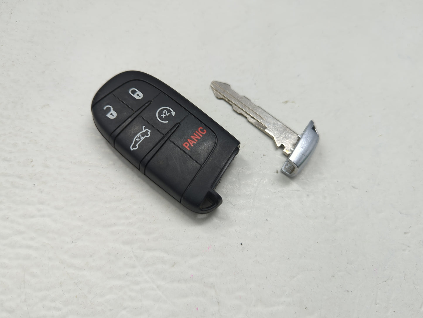 Chrysler Keyless Entry Remote Fob M3N-40821302 68394195AA 5 buttons - Oemusedautoparts1.com
