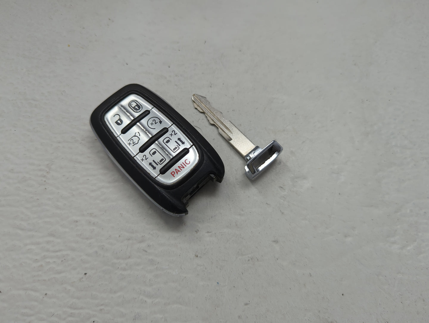 Chrysler Keyless Entry Remote Fob M3N-97395900 68217832AC 7 buttons - Oemusedautoparts1.com