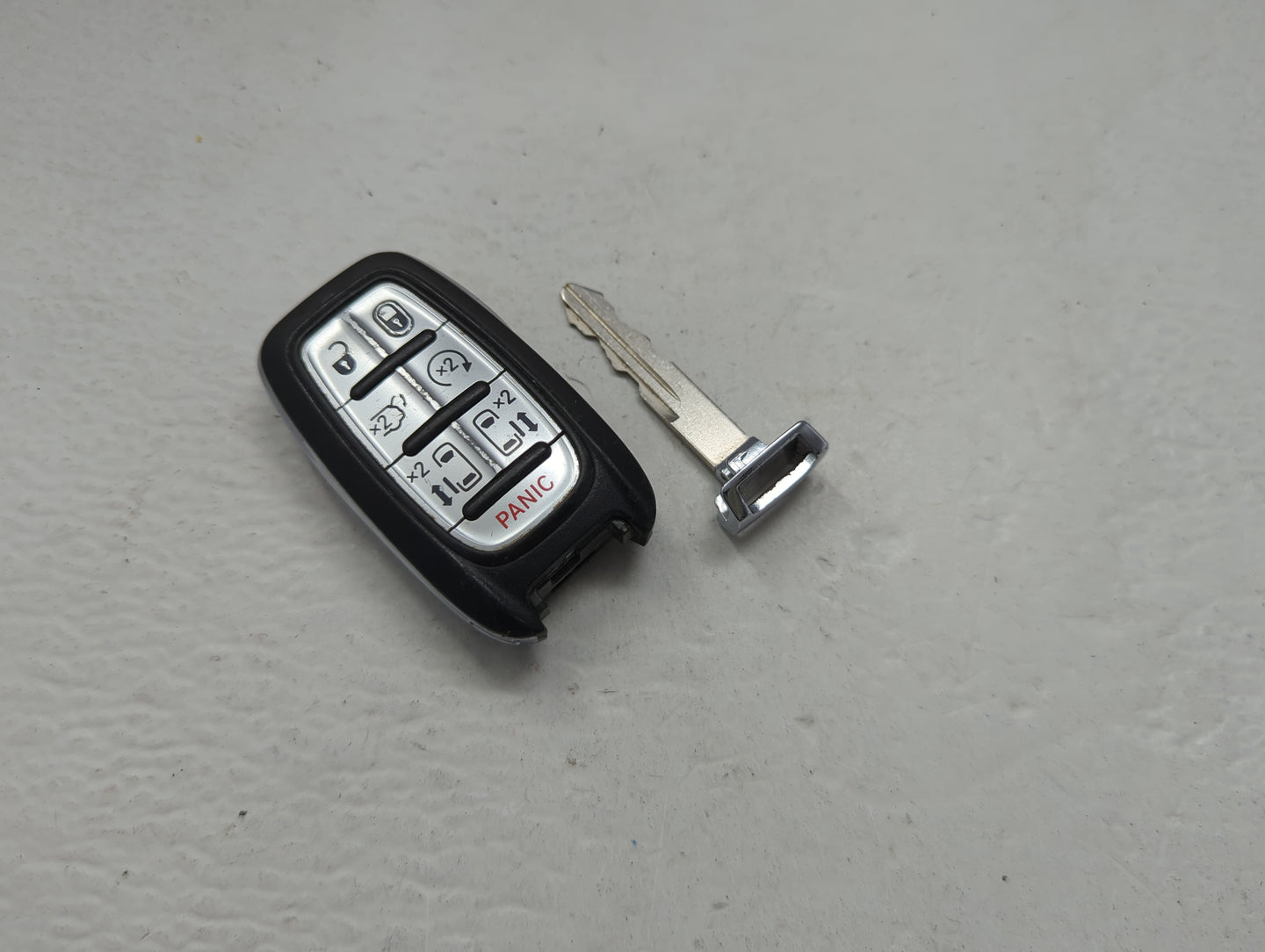 Chrysler Keyless Entry Remote Fob M3N-97395900 68217832AC 7 buttons - Oemusedautoparts1.com