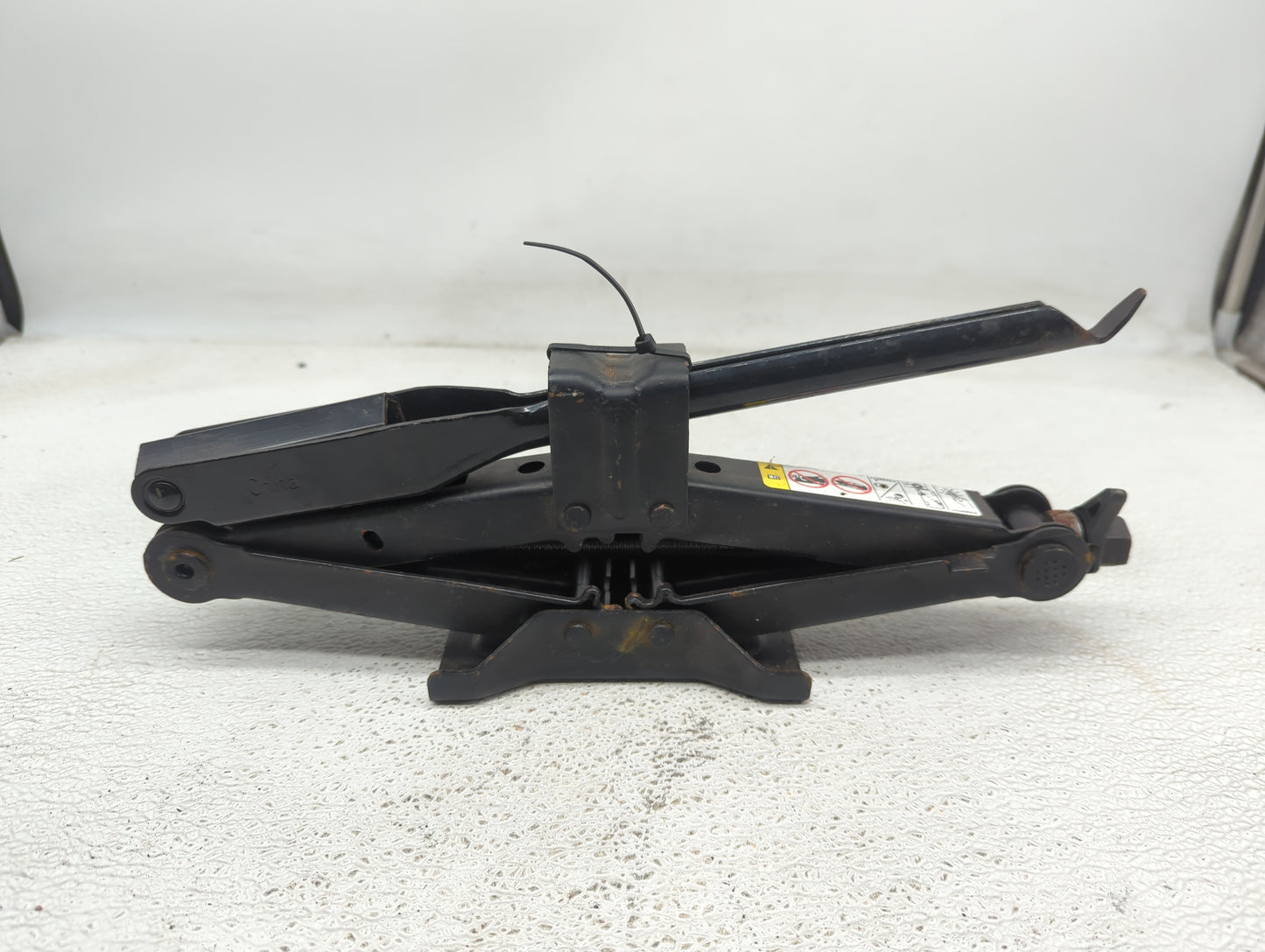 2016 Chrysler 200 Spare Scissor Car Jack - Oemusedautoparts1.com
