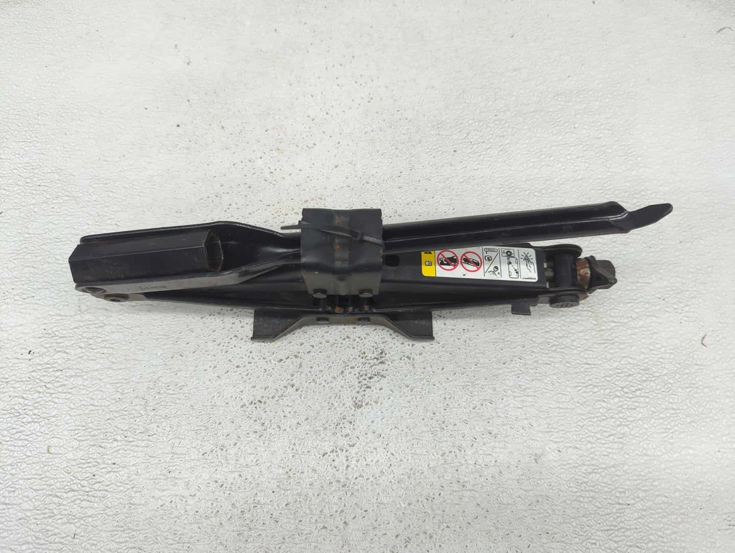 2016 Chrysler 200 Spare Scissor Car Jack - Oemusedautoparts1.com