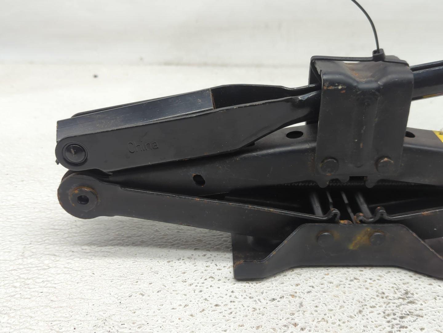 2016 Chrysler 200 Spare Scissor Car Jack - Oemusedautoparts1.com