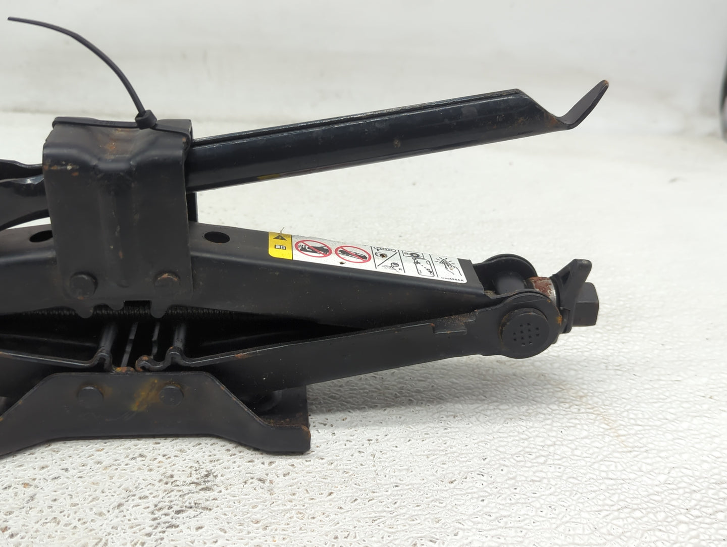 2016 Chrysler 200 Spare Scissor Car Jack - Oemusedautoparts1.com