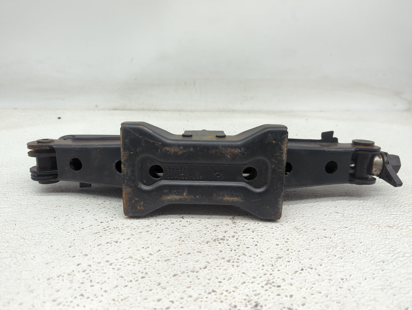 2016 Chrysler 200 Spare Scissor Car Jack - Oemusedautoparts1.com