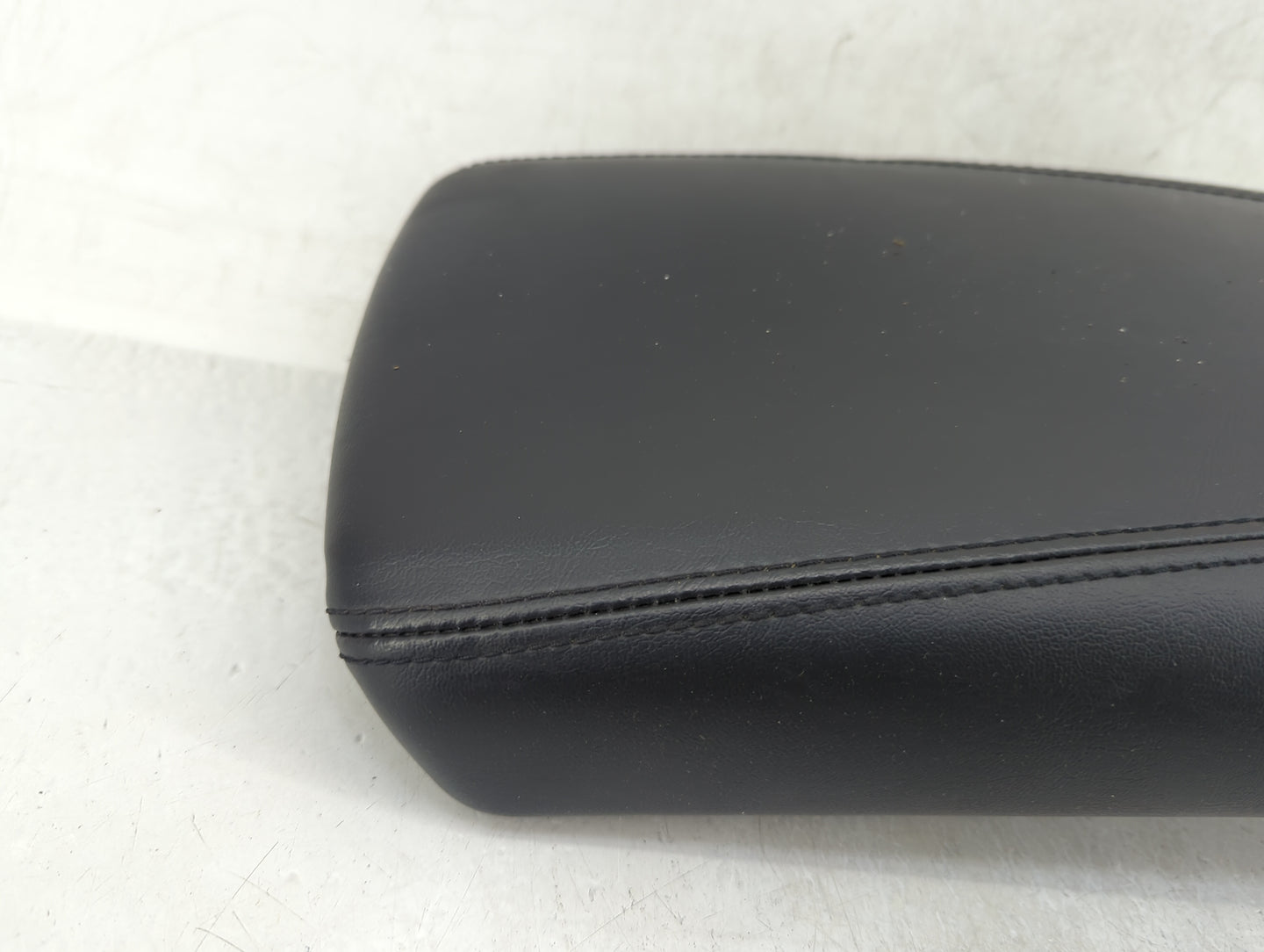 2015-2017 Chrysler 200 Center Console Armrest Cover Lid Fits Fits 2015 2016 2017 OEM Used Auto Parts - Oemusedautoparts1.com