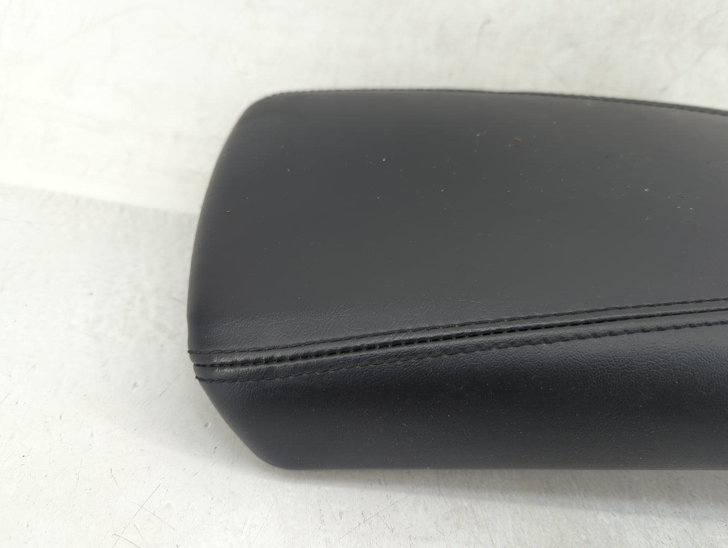 2015-2017 Chrysler 200 Center Console Armrest Cover Lid Fits Fits 2015 2016 2017 OEM Used Auto Parts - Oemusedautoparts1.com