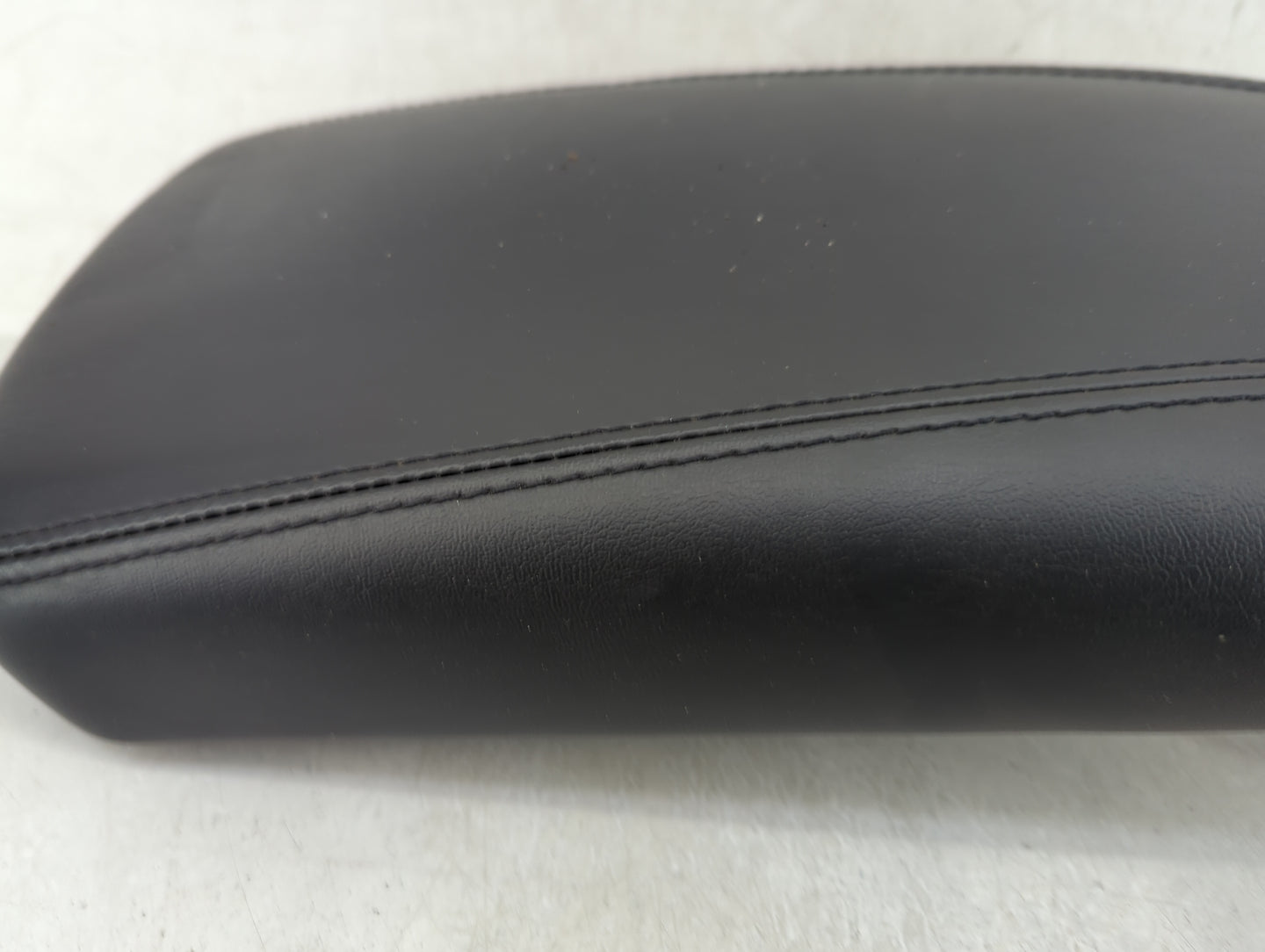 2015-2017 Chrysler 200 Center Console Armrest Cover Lid Fits Fits 2015 2016 2017 OEM Used Auto Parts - Oemusedautoparts1.com