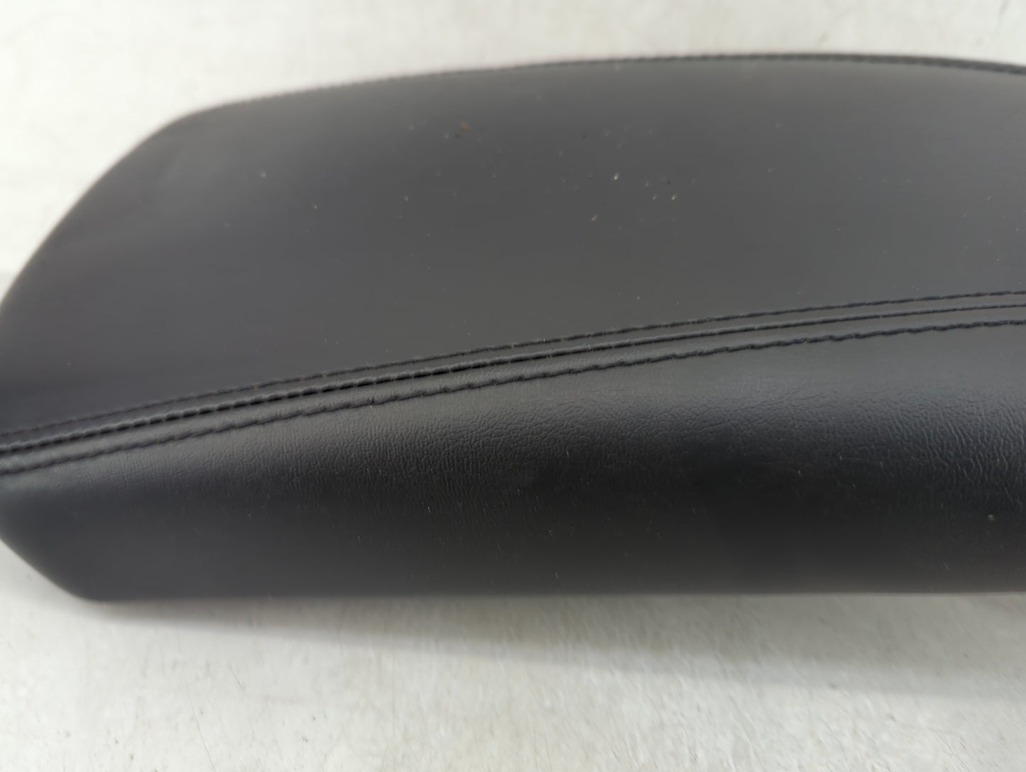 2015-2017 Chrysler 200 Center Console Armrest Cover Lid Fits Fits 2015 2016 2017 OEM Used Auto Parts - Oemusedautoparts1.com