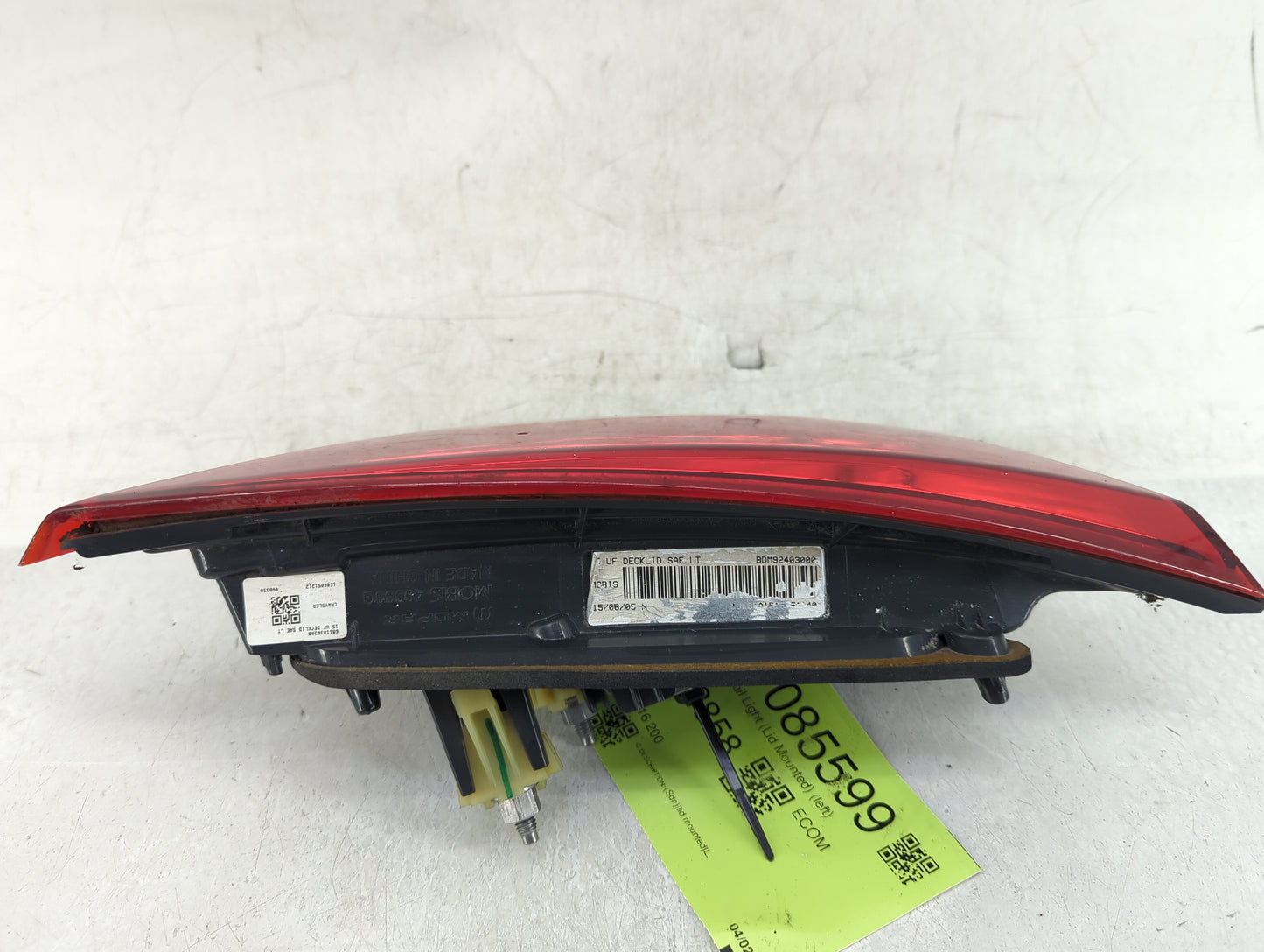 2015-2017 Chrysler 200 Driver Left Side Deck Lid Mounted Tail Light - Oemusedautoparts1.com