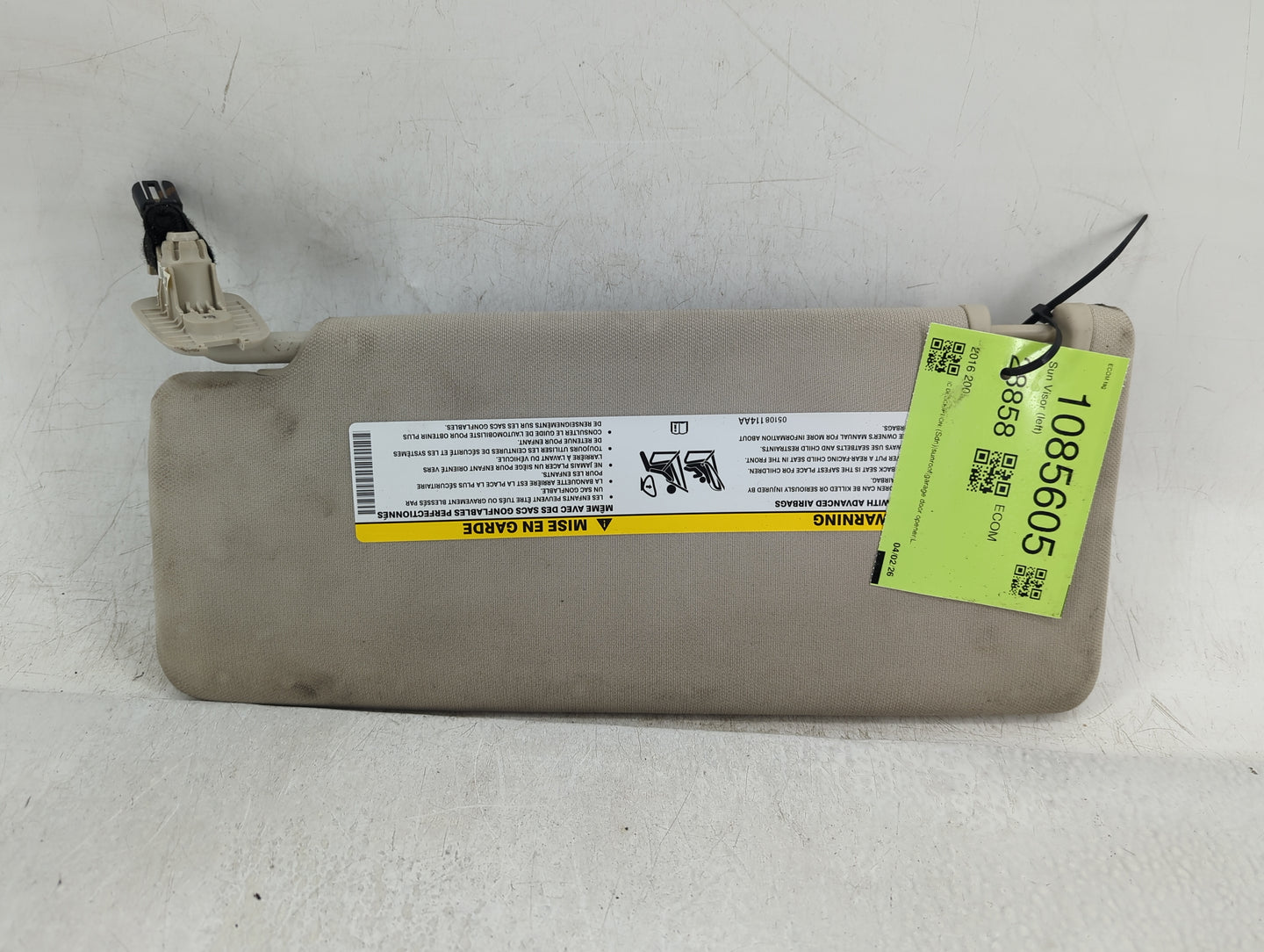 2016-2017 Chrysler 200 Sun Visor Shade Replacement Driver Left Mirror Fits Fits 2016 2017 OEM Used Auto Parts - Oemusedautop