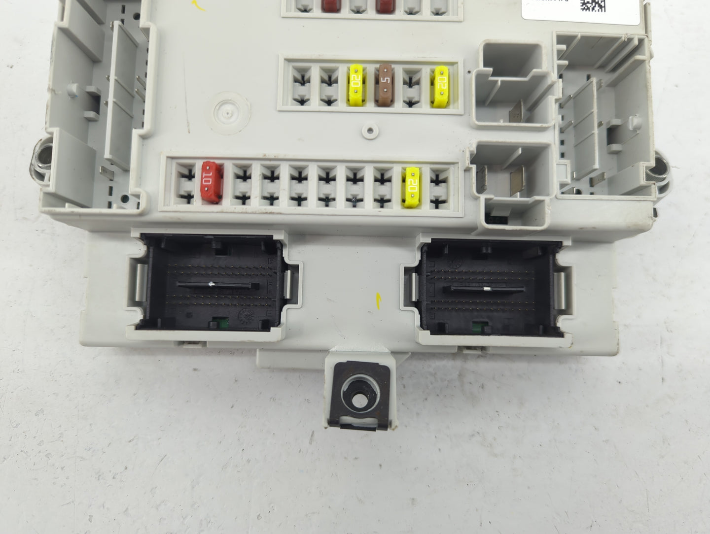 2016-2016 Chrysler 200 Body Control Module Bcm Inner Cabin Fuse Box - Oemusedautoparts1.com