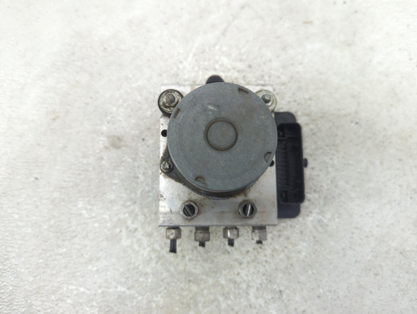 2016 Chrysler 200 ABS Pump Control Module Replacement Fits OEM Used Auto Parts - Oemusedautoparts1.com