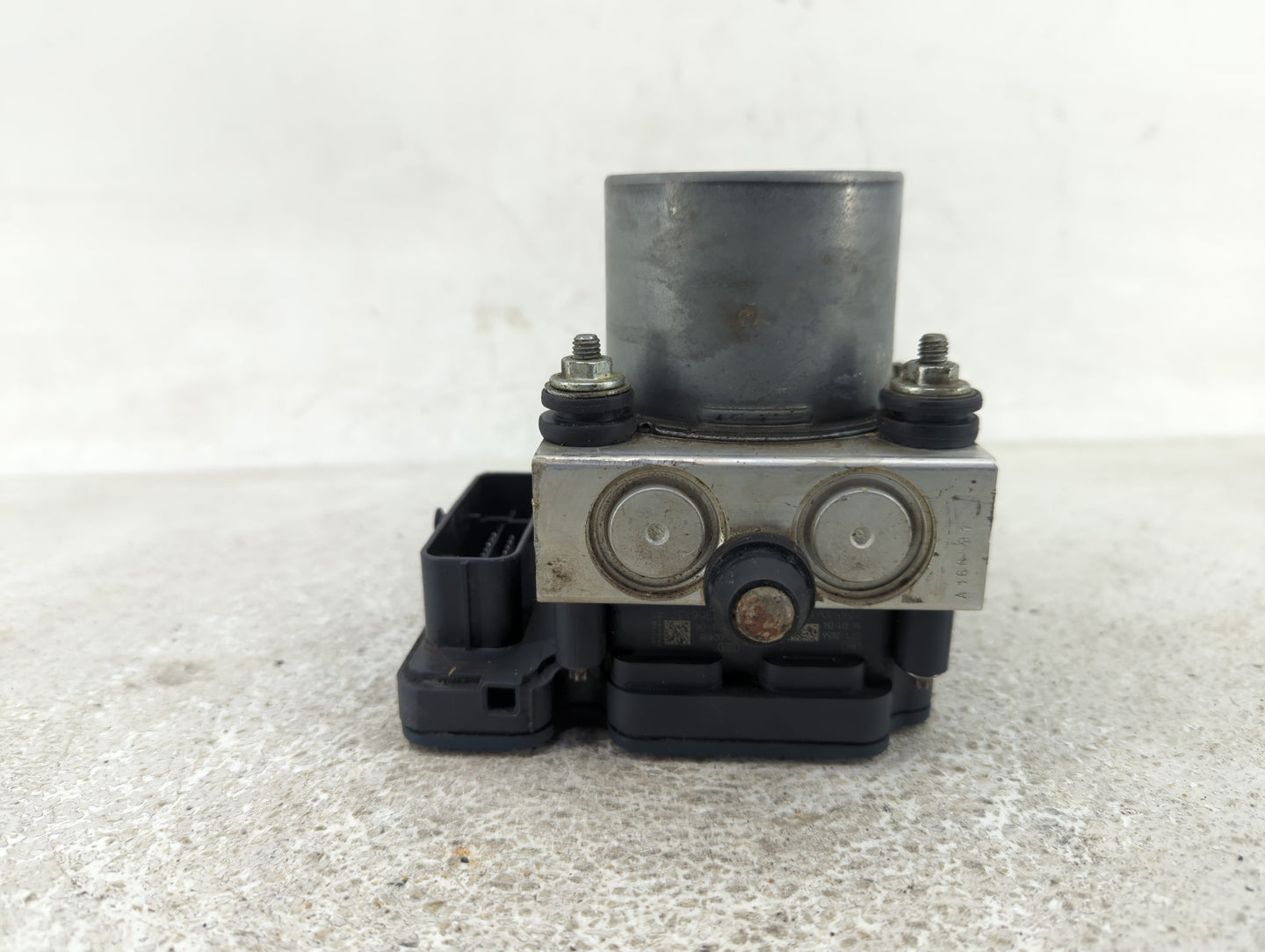 2016 Chrysler 200 ABS Pump Control Module Replacement Fits OEM Used Auto Parts - Oemusedautoparts1.com