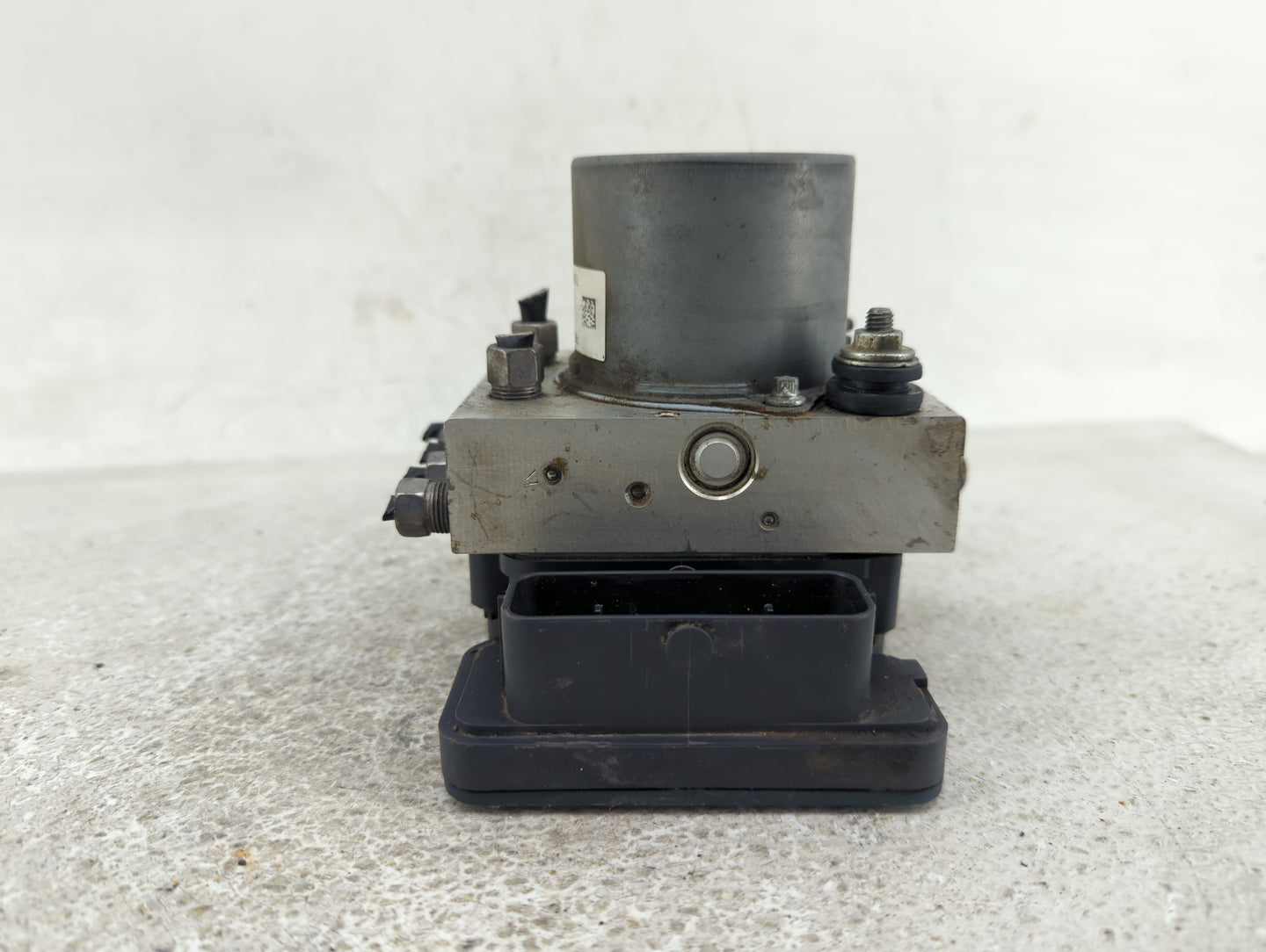 2016 Chrysler 200 ABS Pump Control Module Replacement Fits OEM Used Auto Parts - Oemusedautoparts1.com