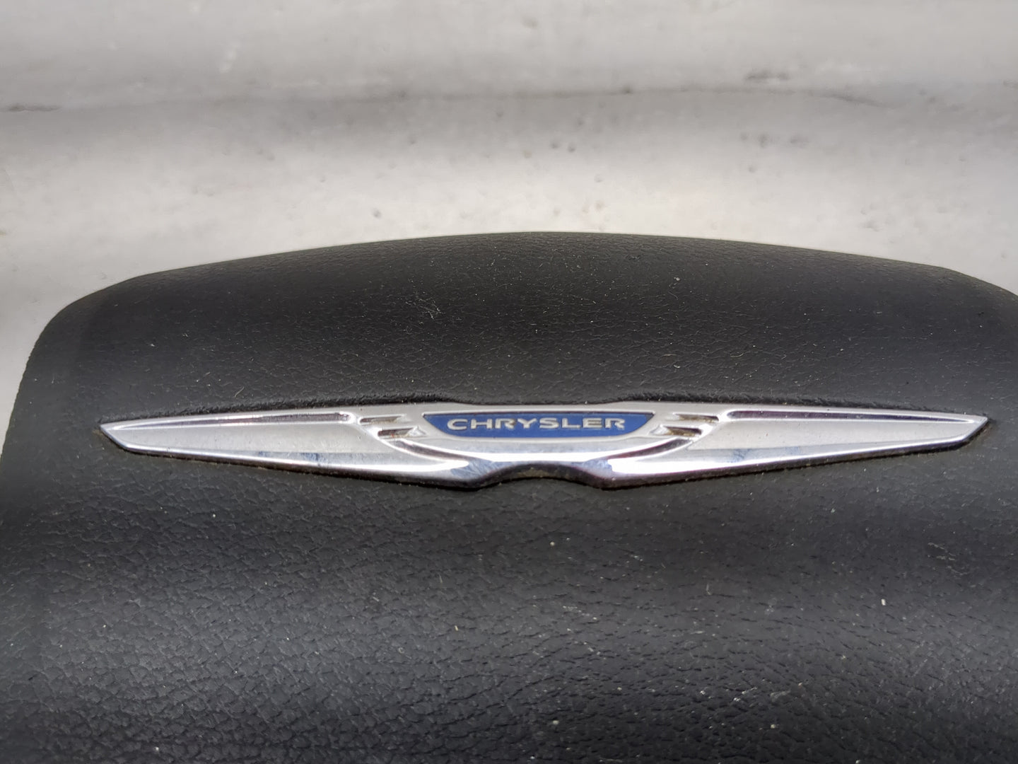 2011-2014 Chrysler 200 Air Bag Driver Left Steering Wheel Mounted 5030177 - Oemusedautoparts1.com