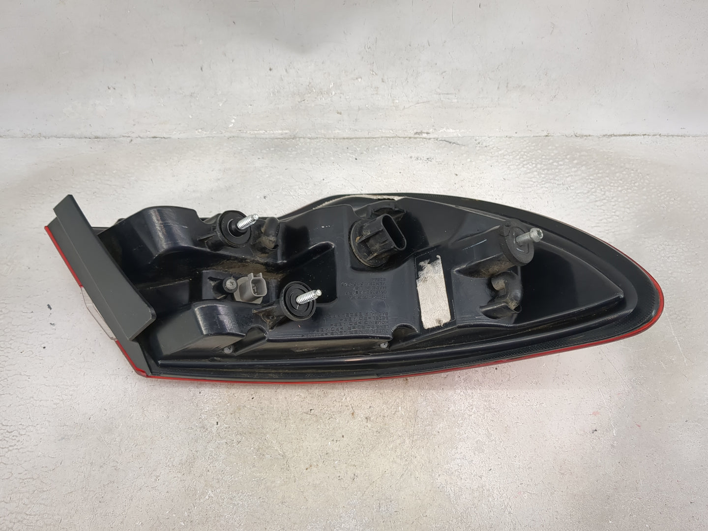 2011-2014 Chrysler 200 Tail Light Assembly Passenger Right OEM Fits Fits 2011 2012 2013 2014 OEM Used Auto Parts - Oemusedau