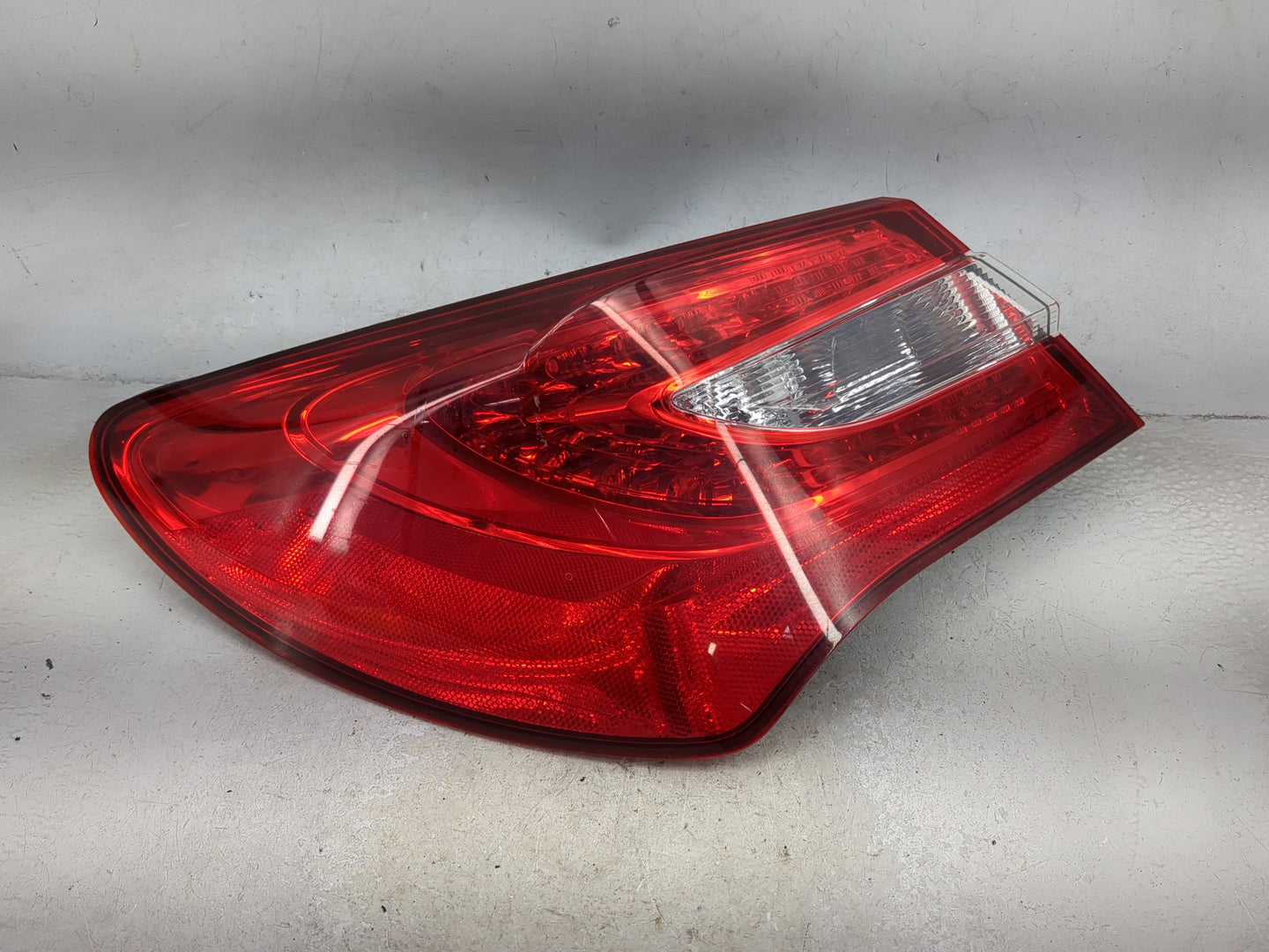 2011-2014 Chrysler 200 Tail Light Assembly Driver Left OEM Fits Fits 2011 2012 2013 2014 OEM Used Auto Parts - Oemusedautopa
