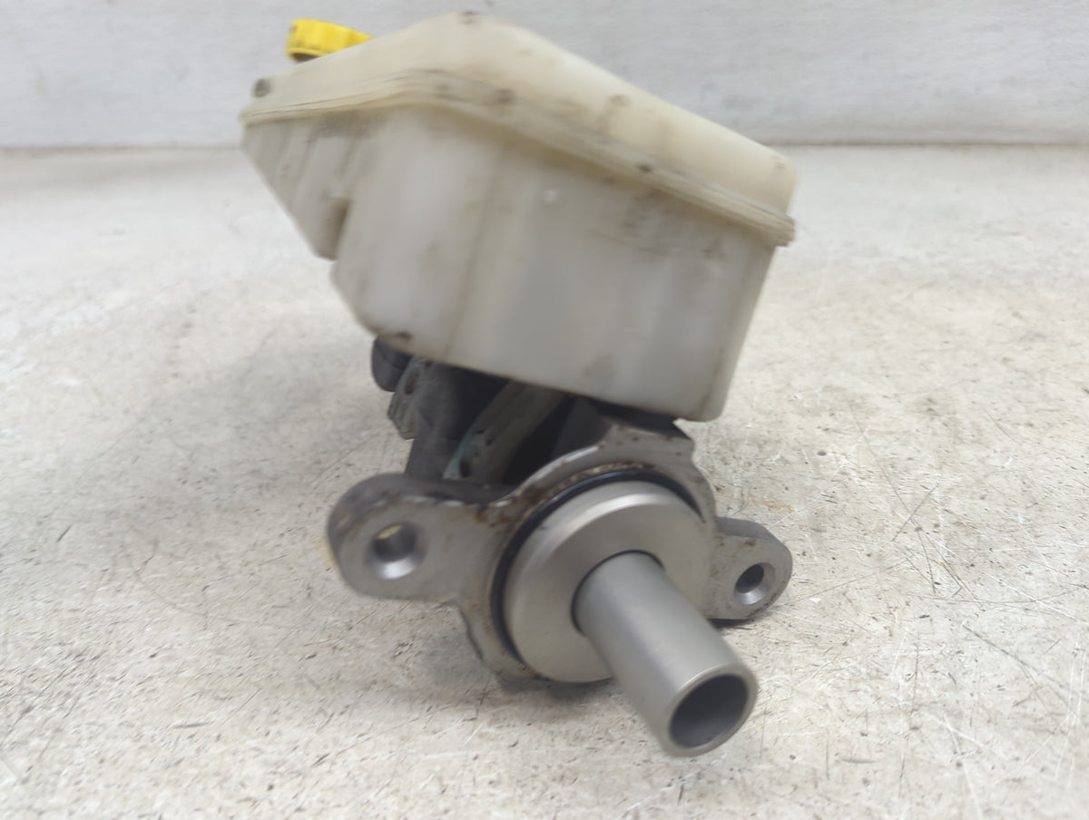 2011-2014 Chrysler 200 Brake Master Cylinder 5034009 - Oemusedautoparts1.com