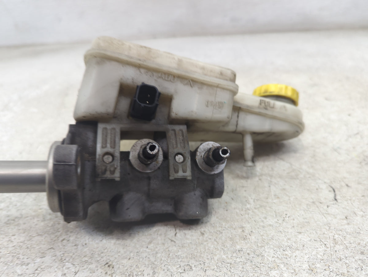 2011-2014 Chrysler 200 Brake Master Cylinder 5034009 - Oemusedautoparts1.com