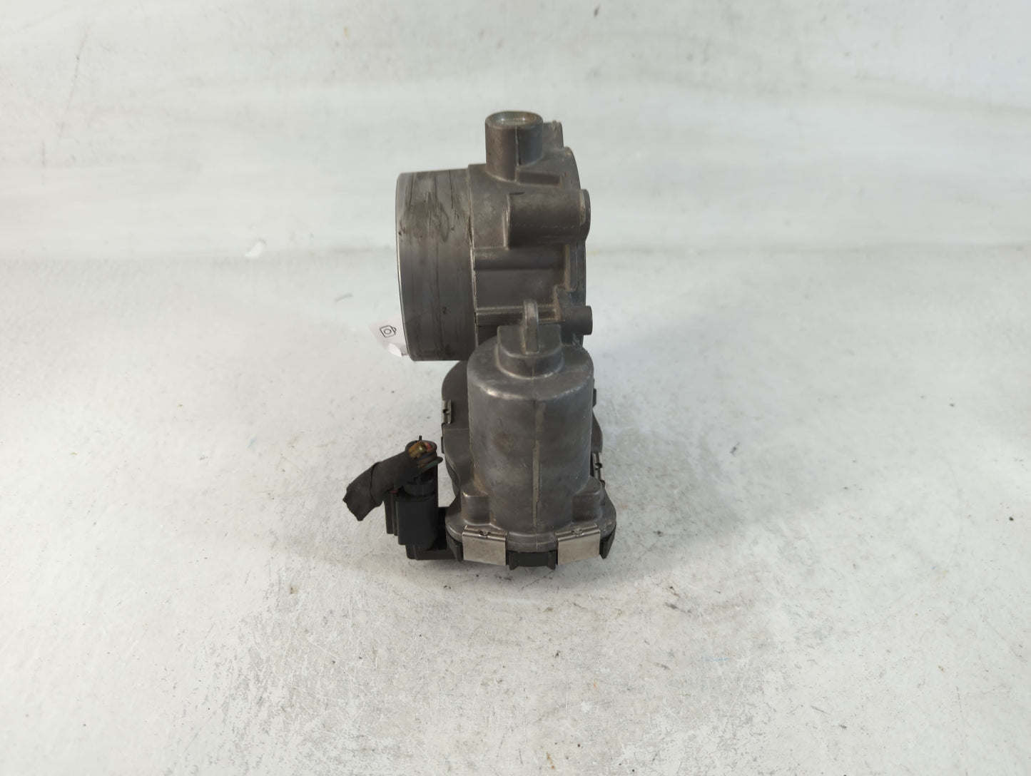 2015-2017 Chrysler 200 Throttle Body P/N:35100-2E710 Fits Fits 2014 2015 2016 2017 2018 2019 2020 2021 2022 OEM Used Auto Pa
