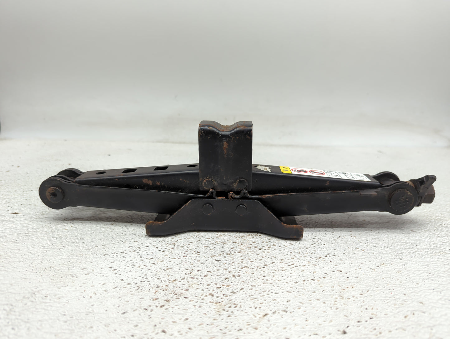 2016 Chrysler 200 Spare Scissor Car Jack - Oemusedautoparts1.com