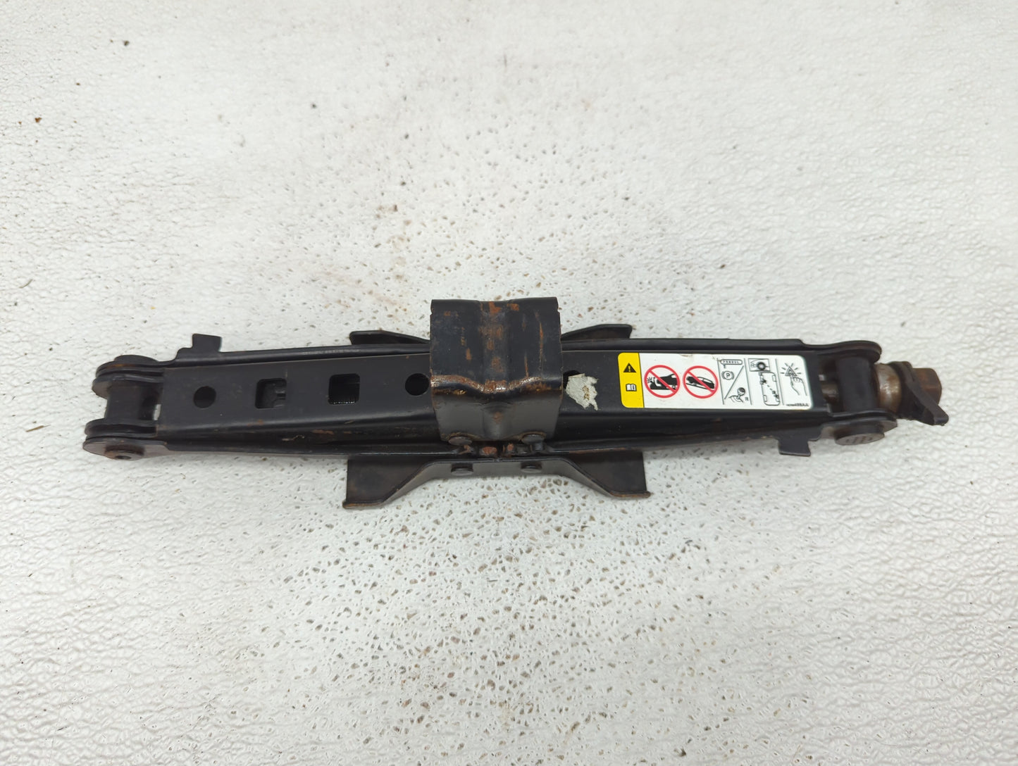 2016 Chrysler 200 Spare Scissor Car Jack - Oemusedautoparts1.com