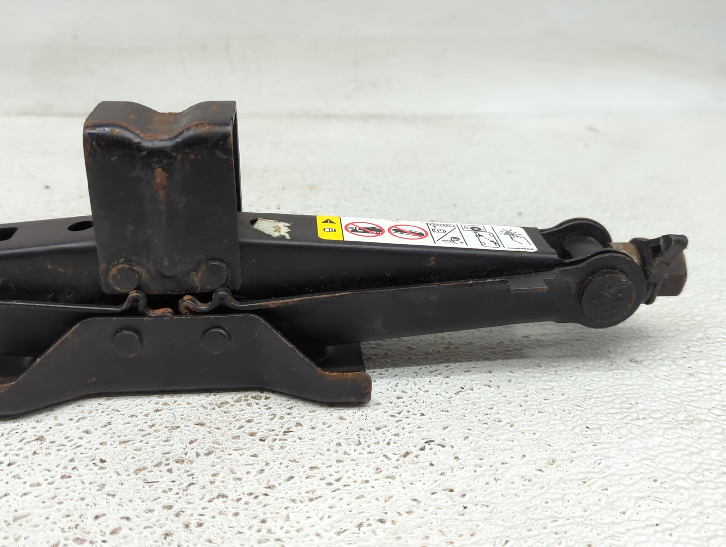 2016 Chrysler 200 Spare Scissor Car Jack - Oemusedautoparts1.com
